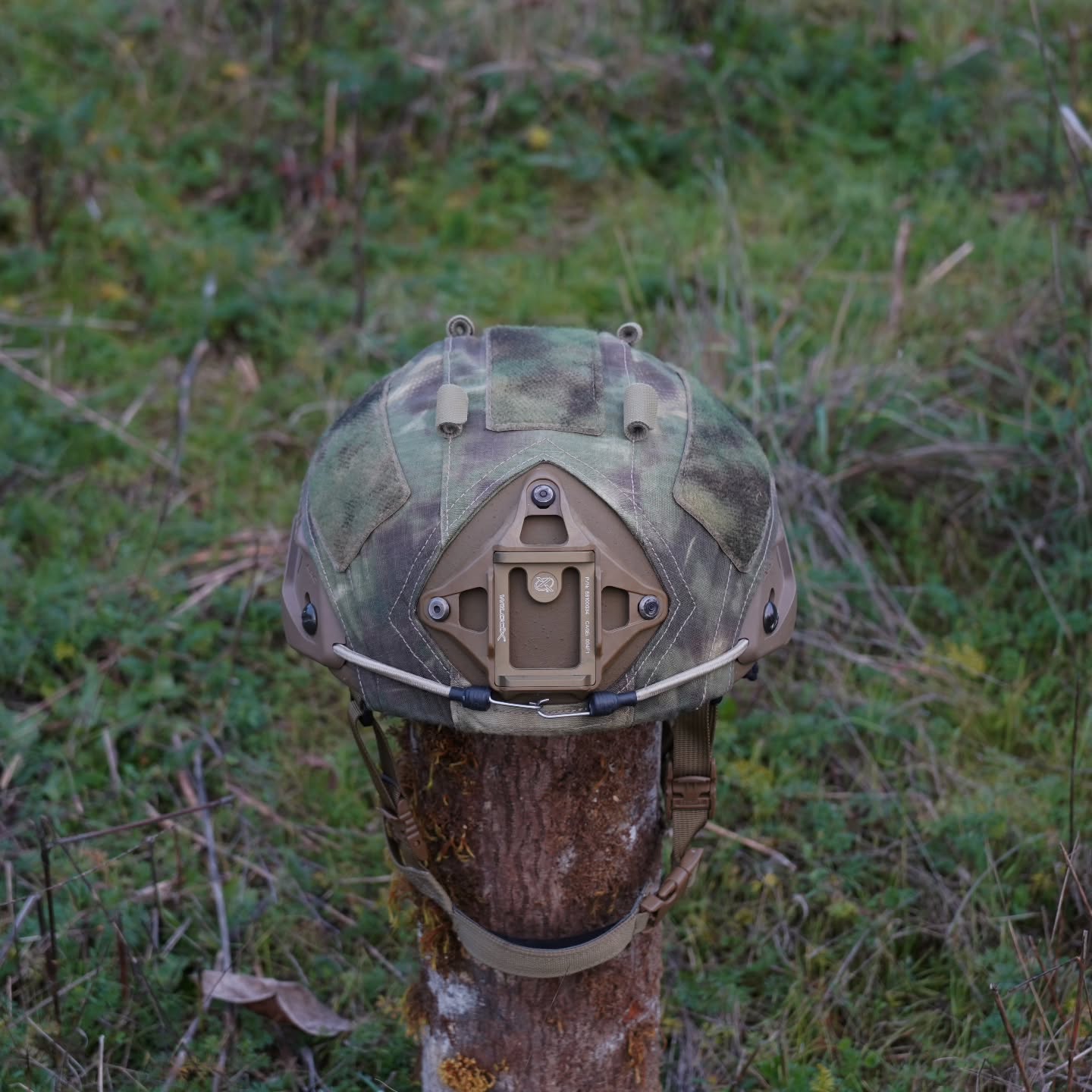 StalkLand Legacy Pattern Assaulter Helmet Cover
The Legacy Assaulter Helmet Cover is compatible with ECH, ACH, and Ops-Core Fast high-cut ballistic and fragmentation helmet systems.
+ Designed for CQB Assaulters and General Infantry in mind.
+ Features Top(Mohawk), Left, Rear, & Side MMI StalkLand Loop for the attachment of IFF Markers, Unit Patches, Flags, Umbrella lights, battery packs & any of the other 100 items presently being run by end-users.
+ Allows access to night vision mounts and rail accessories
+ Cable routing one-wrap points along both sides.
+ Restricts/dampens noise during impact and scraping.
+ Stretch adjustable fit via Velcro One-Wrap ensures it remains in place during free fall or rotary wing high-wind operations.
+ Designed to properly fit Helmet sizes 51, 52, 53
+ 57/43 NyCo Extreme IHWCU textile produced by Brookwood Rolled Goods exclusively for Sniper Dynamics.
@mmitextiles @brookwoodcompanies @tacticalconcealment @squadleader_collective