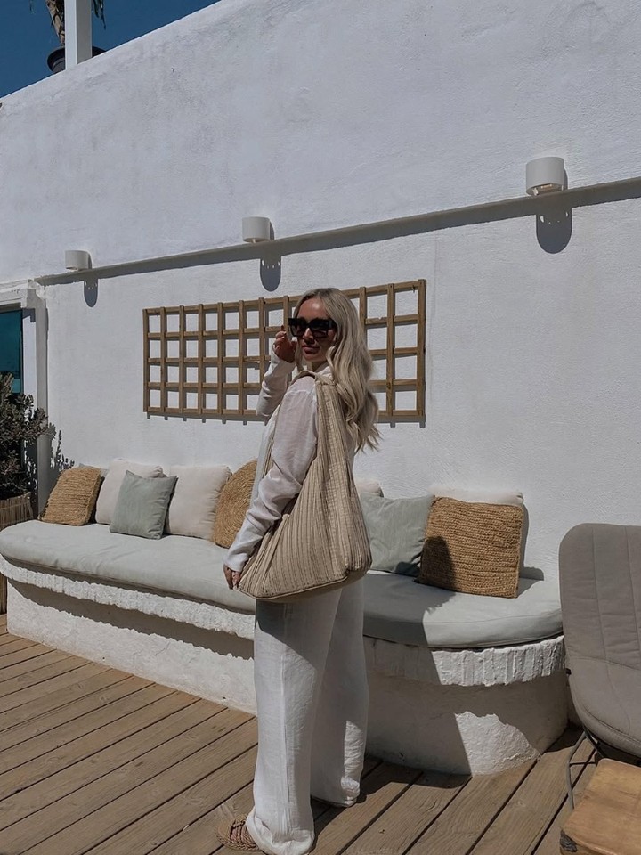 Thank you for sharing such a beautiful moment with us 💛
We love seeing how Luuma becomes that place to unwind, enjoy and let the sound of the sea take over🌊
#luumabeachrestaurant #luumabeachmarbella #marbellaweekend #marbellatrip #marbellalifestyle #marbellaspain #marbellavacation #elrosariobeach