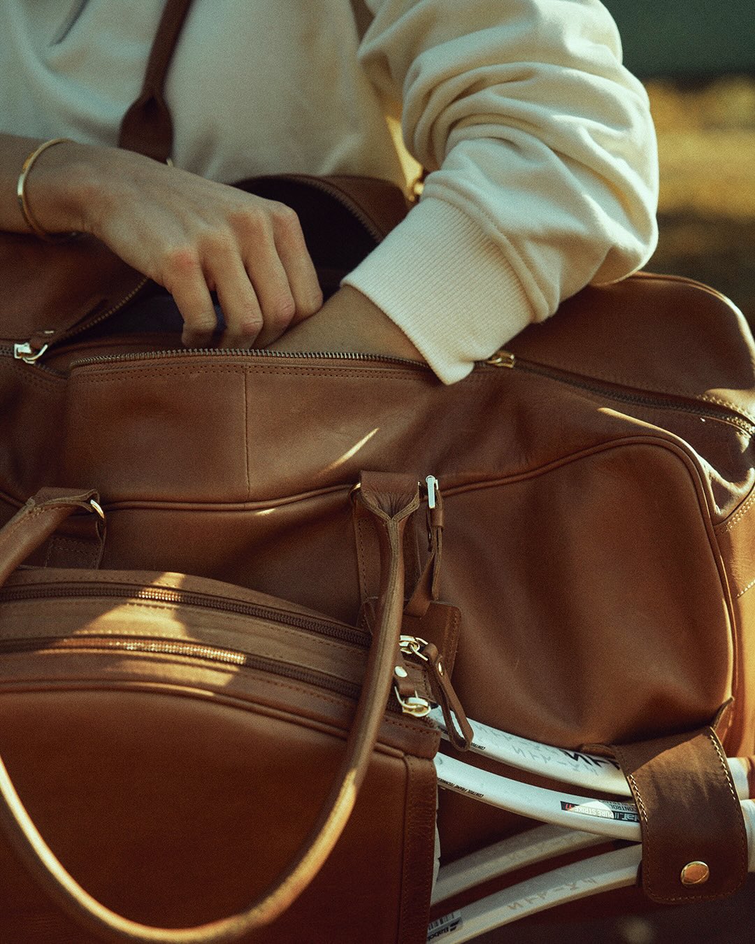 A closer look at what truly matters.
Precision you can feel. Crafted in vegetable-tanned cognac leather. Built to follow you on and off the court.
