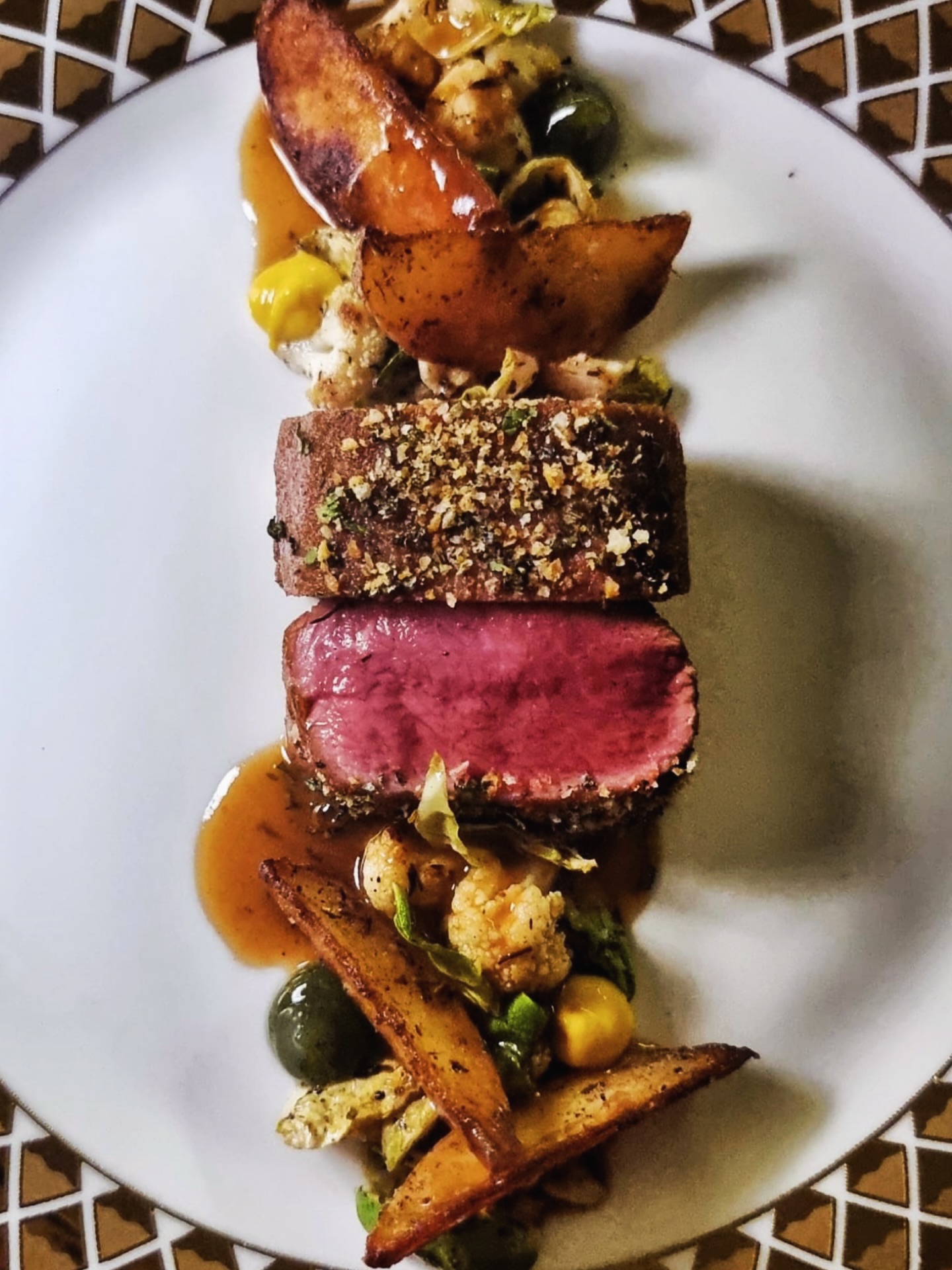 Lamb Cannon
Winter herbs
Rosemary red wine reduction
Mint gelée and mustard
Tell us your main course choice for the INVERNO menu.