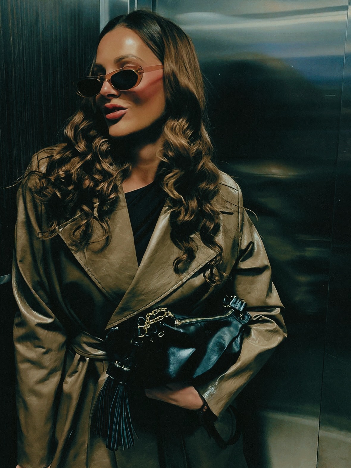 Holiday mode: elevate ! 🖤😮💨
Le trench, le sac, la vibe… parce que les fêtes commencent chez LOULOU.
#LOULOU #loulouluxembourg #holidaymode #partyseasonstyle #elevatedlook #fashionedit #festiveseasonready #nightoutfit #louloustyle #premiumstyle #fw25 #luxembourg