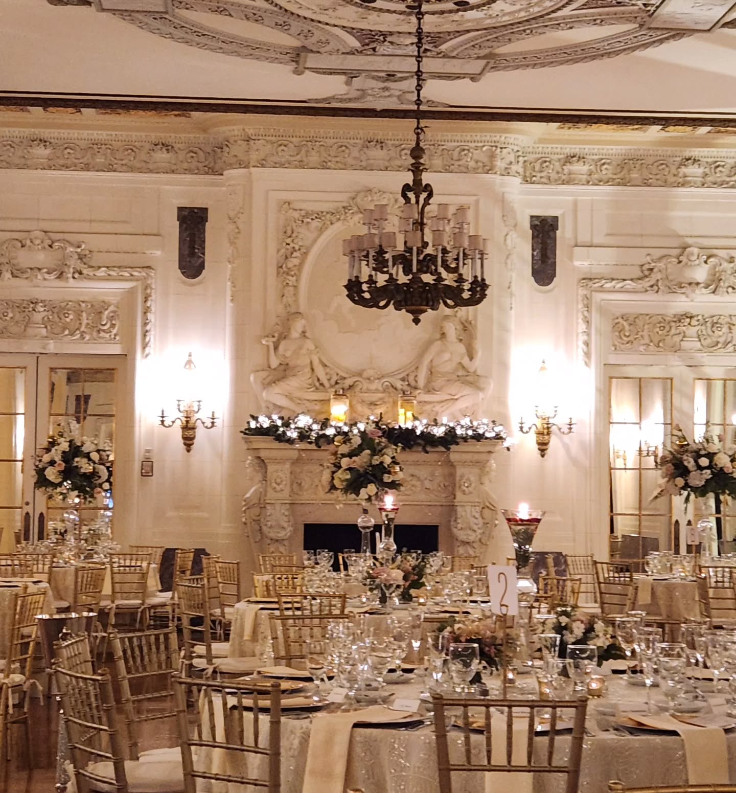 Annual gala @monmouthuniversity. The Great Hall makes for such an incredible space, the pictures just don't do it justice. 🎄