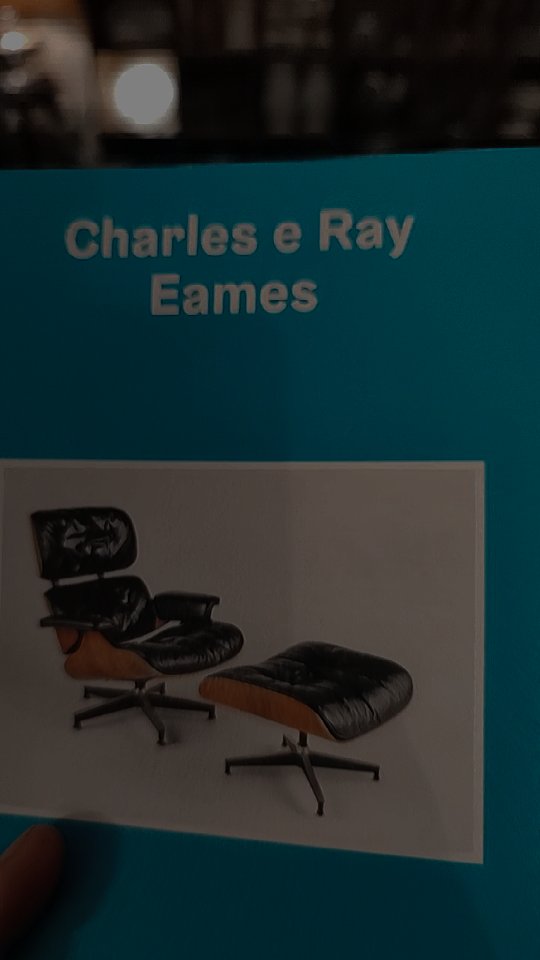 In emporio ti aspetta la celebre Lounge Chair and Ottoman di Charles Eames, originale, vissuta il giusto, manifattura Herman Miller Michigan.
Un pezzo iconico del design moderno, una signora elegante e senza tempo.
E fattelo un regalo!
#charleseameschair
#designiconico
#emporiomikica
