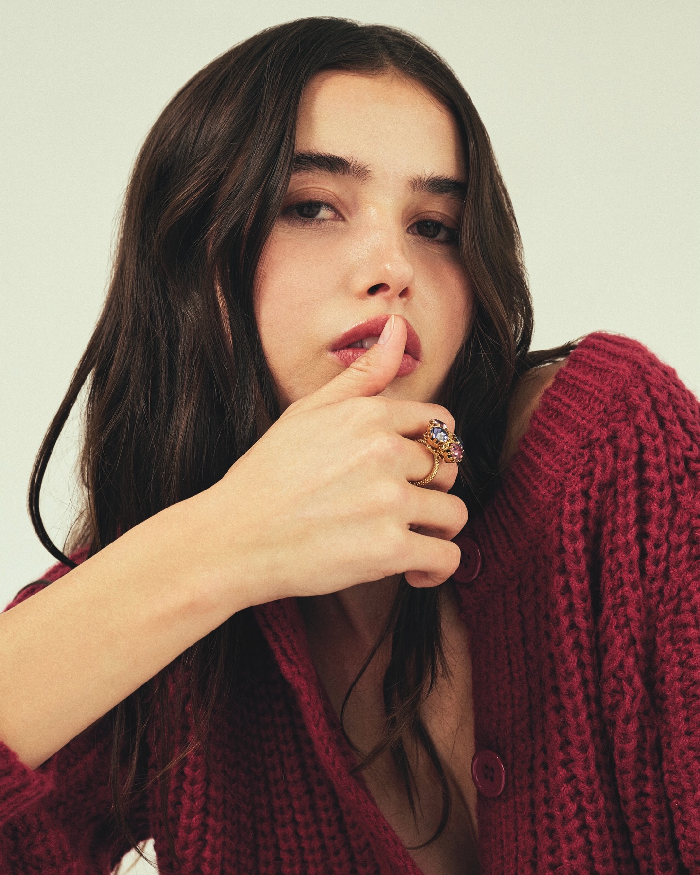 sweater weather 🤩🧶 with @monnalunafashion
model: @emiliamerkell
photo: @alessandrogalatoli
hair & makeup: @made.themuse
stylist: myself, @courtstylist
#stylist #wardrobestylist #creativecareer #losangelescreatives #winteroutfit❄️