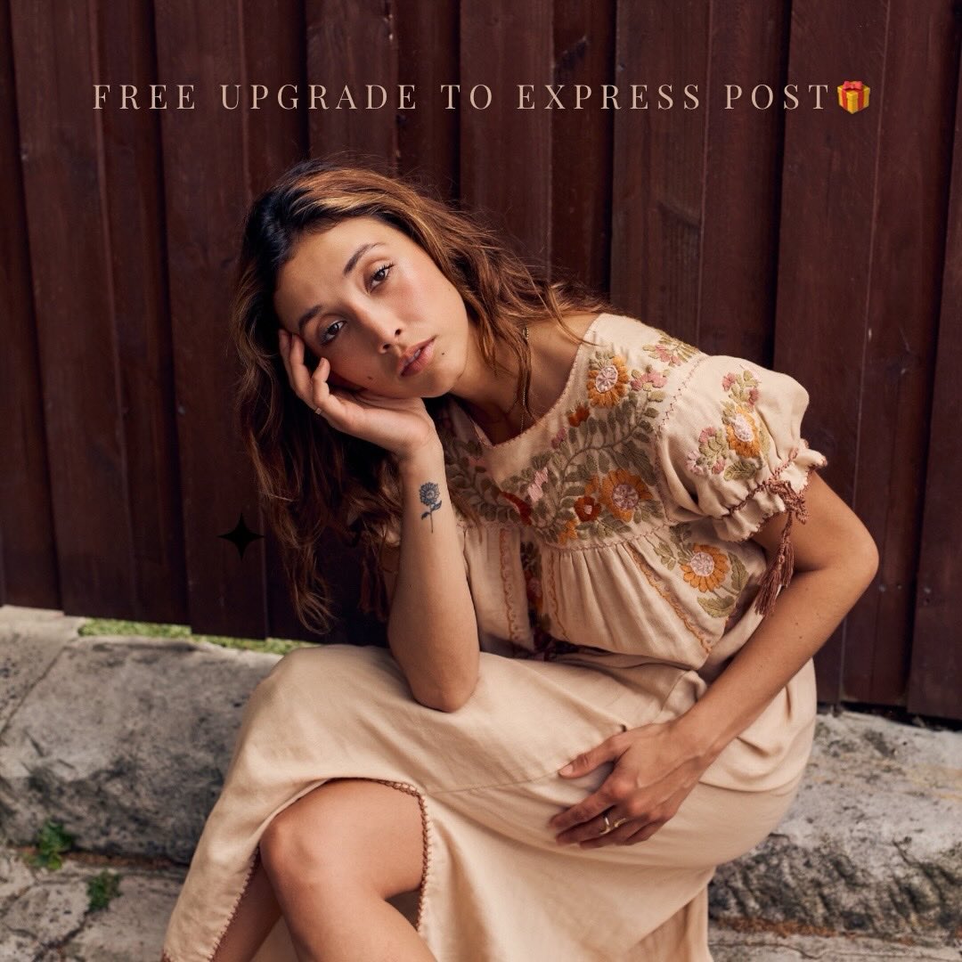 FREE UPGRADE TO EXPRESS SHIPPING! 🎄
To give your beautiful orders the best possible chance of arriving before Christmas, I’m gifting a FREE Express Post upgrade on all Australian orders from now until Sunday. 🤍🎁
.
.
.
.
.
.
#expressshippingupgrade #christmasdeliveries #slowfashionstyle