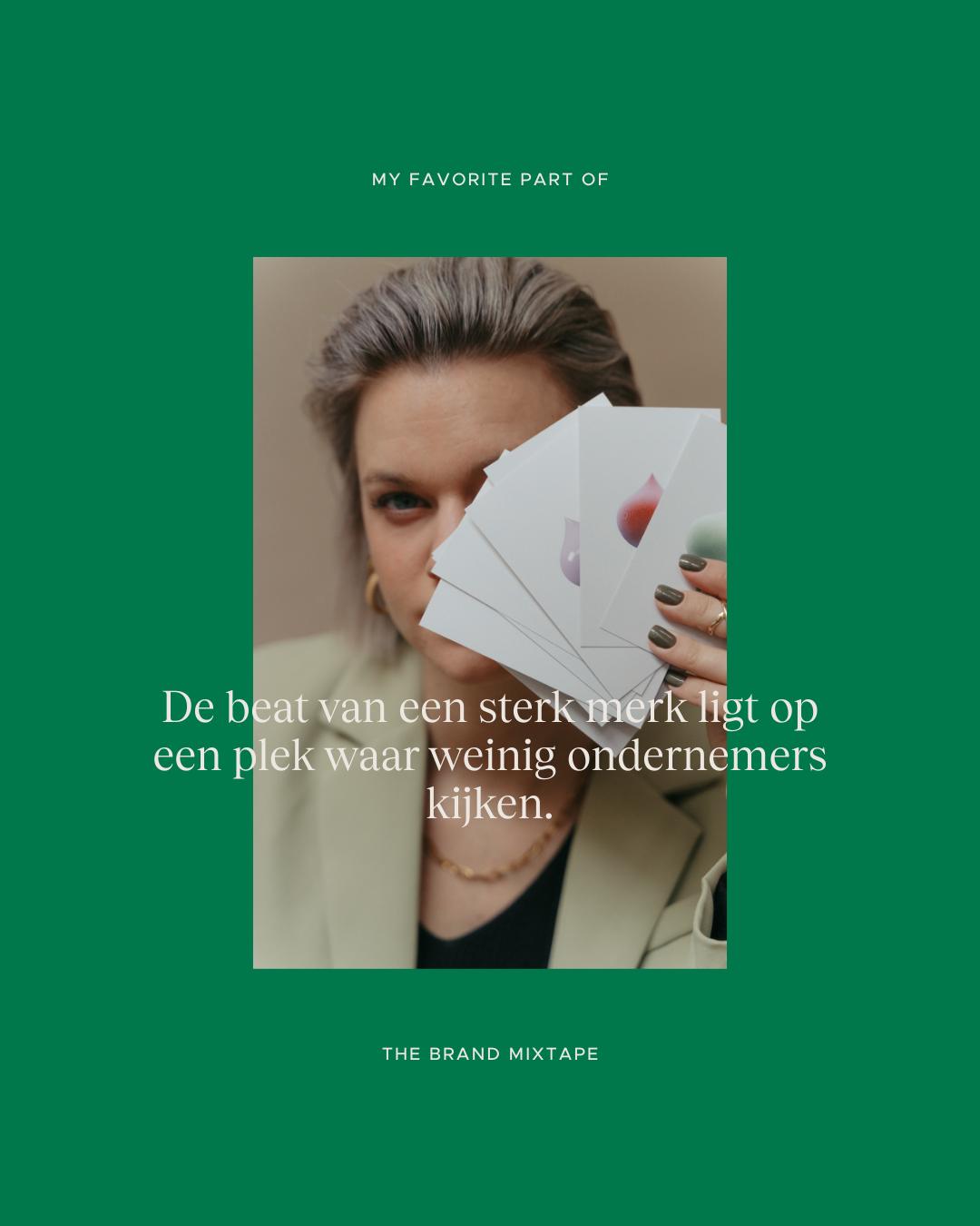 Duik mee de backstage in van mijn favoriete onderdeel ↓
Human Design & strategie. 🔥
In deze fase duiken we niet zomaar in je merk — we duiken in jou. Hier krijg je pure focus, onderzoek en creatie, volledig afgestemd op jouw energie en manier van werken.
We vertrekken samen vanuit jouw Human Design: hoe ge beslist, communiceert, beweegt. Dat wordt de basis waarmee ik uw strategische verhaal vormgeef. Van die eerste energetische inzichten tot de beat dat later uw volledige merk draagt. 🎵
We ontwikkelen concepten die strategisch matchen met wie ge zijt én wat uw brand wil uitdragen. We onderzoeken welke merkidentiteit klopt, welke visuele uitingen uw energie versterken en welke storytelling uw long-term brand story echt laat leven. (aka mijn favoriete bezigheid!)
Ge ziet dat ook bij club content zelf: die herkenbare nightlife-vibe is niet toevallig, maar het resultaat van deze fase. Hier bepalen we de toon, het ritme, de energie. Niet alleen de look, maar vooral het verhaal dat uw merk straks herkenbaar & uniek maakt. 🪩
Deze fase is je backstage: de plek waar we puzzelstukken leggen, taal zoeken die klopt, beelden selecteren die resoneren en een narratief bouwen dat meer doet dan mooi zijn — het ademt wie ge zijt.
En wat misschien nog het leukste is: eens dat fundament staat, voelt alles daarna lichter. Partners vertalen het moeiteloos, omdat de richting zo helder is. Iedereen weet exact waar uw merk naartoe gaat. 🚀
Daarom is dit onderdeel het hart van het traject en ook mijn favoriete onderdeel. Het vormt de basis van alles wat daarna komt.
En het zorgt ervoor dat jouw merk kan knallen zonder chaos — omdat de strategie én de energie vanaf dag één juist zitten.
