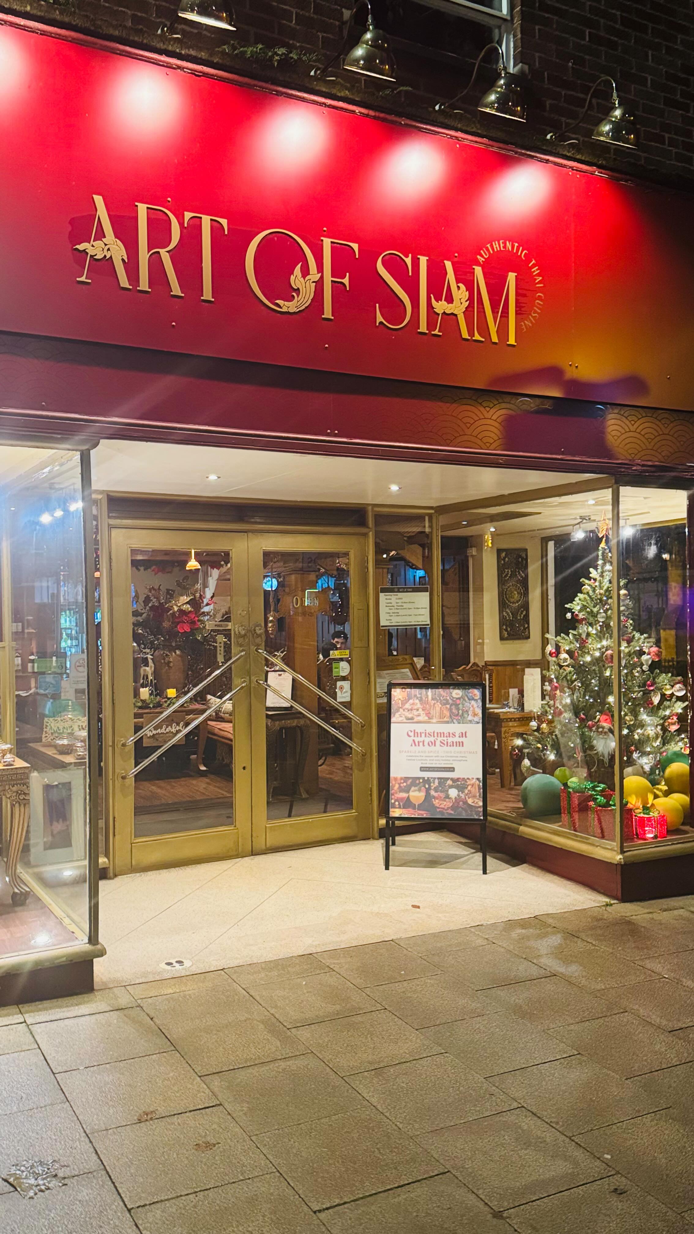 If you’re wondering what it looks like when you dine with us during this festive season… just take a peek at this clip! 🎥✨
Our restaurant is all dressed up for Christmas, with a cosy festive atmosphere, a Special Christmas Set Menu, and beautiful crafted festive cocktails waiting for you.
Come celebrate with us at Art of Siam 🎄❤️