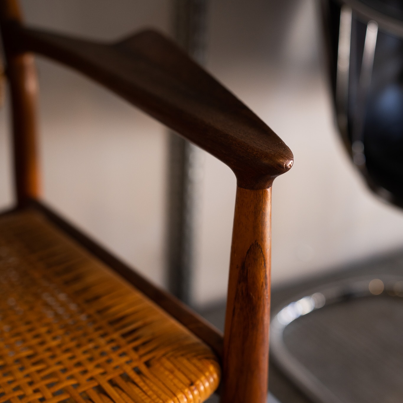 Design pieces stands out through its refined details. Every line, texture, and finish is carefully crafted, giving the item a unique character and a sense of timeless quality.
“Are you looking for an item that fits your interior? Visit our warehouse filled with vintage design pieces.”
We’re open every Saturday from 12:00 to 16:00
Tony’s Vintage | Westvlietweg 74-A3, 2495 AB The Hague