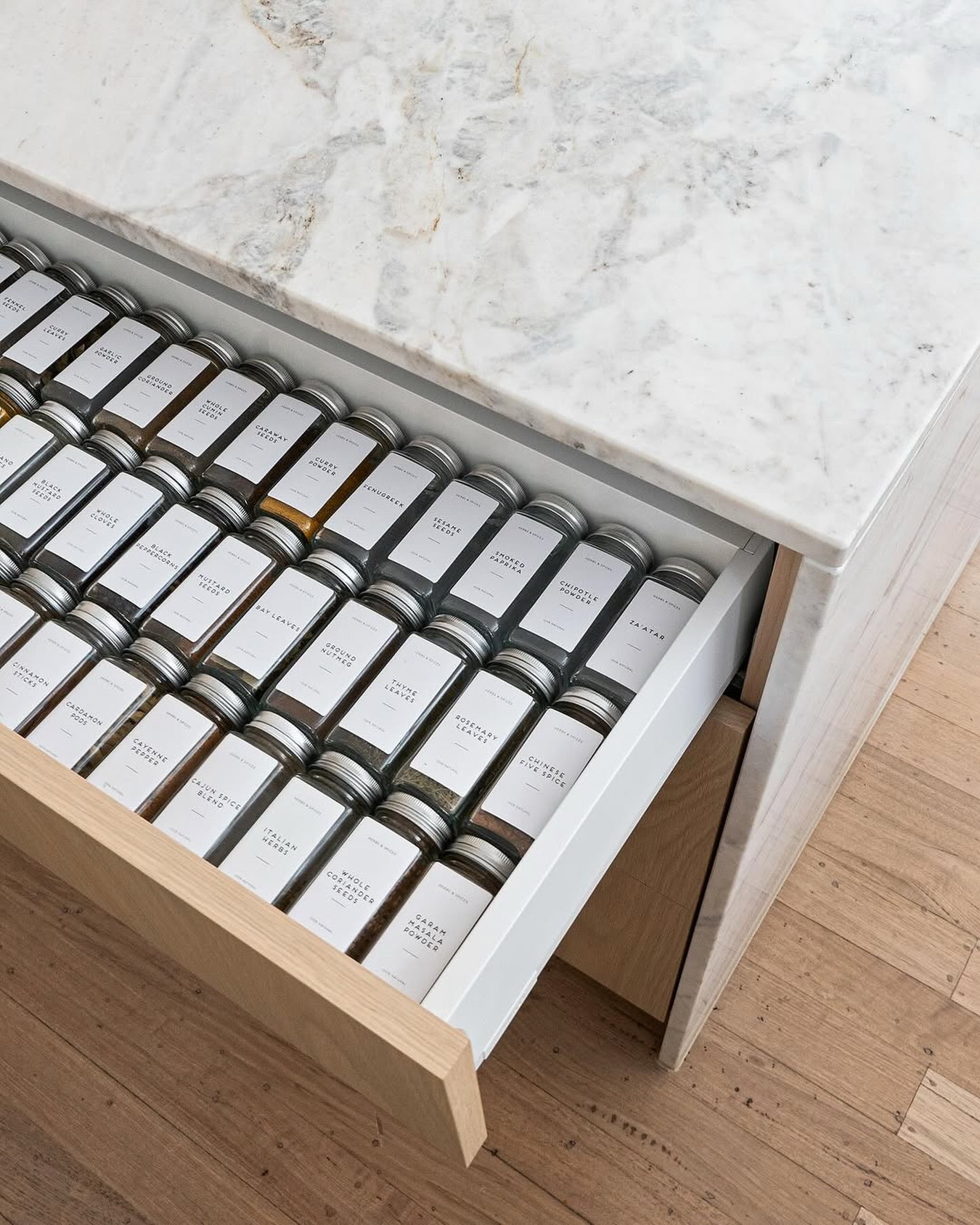 Simply organised 🤍
📷 by @jennifer_ltki