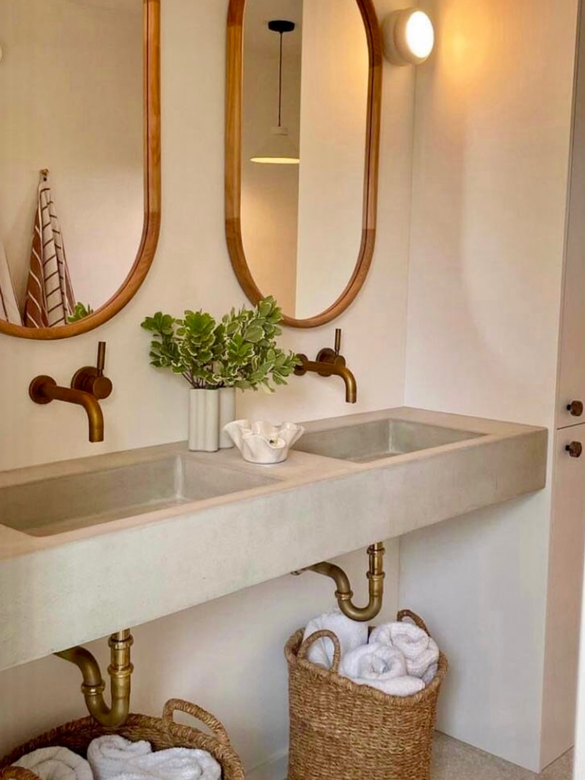 Double the function. Timeless by design.
This custom double-basin concrete sink was handcrafted as a single, seamless piece—cast with intention, refined by hand, and finished to feel as good as it looks. Clean lines, soft mineral texture, and a quietly bold presence that elevates the entire space.
Designed for shared bathrooms, boutique hospitality, or anyone who values craftsmanship over compromise. Concrete done properly ages beautifully—and this piece is built to last for decades.
Handmade. Purposeful. Unapologetically architectural.
—
🖤 Custom sizes & colours available
🖤 Designed & fabricated by CreteSTRÖM
#InteriorDesign
#InteriorDesignInspo
#InteriorDesignStudio
#ArchitecturalDesign
#DesignDetails