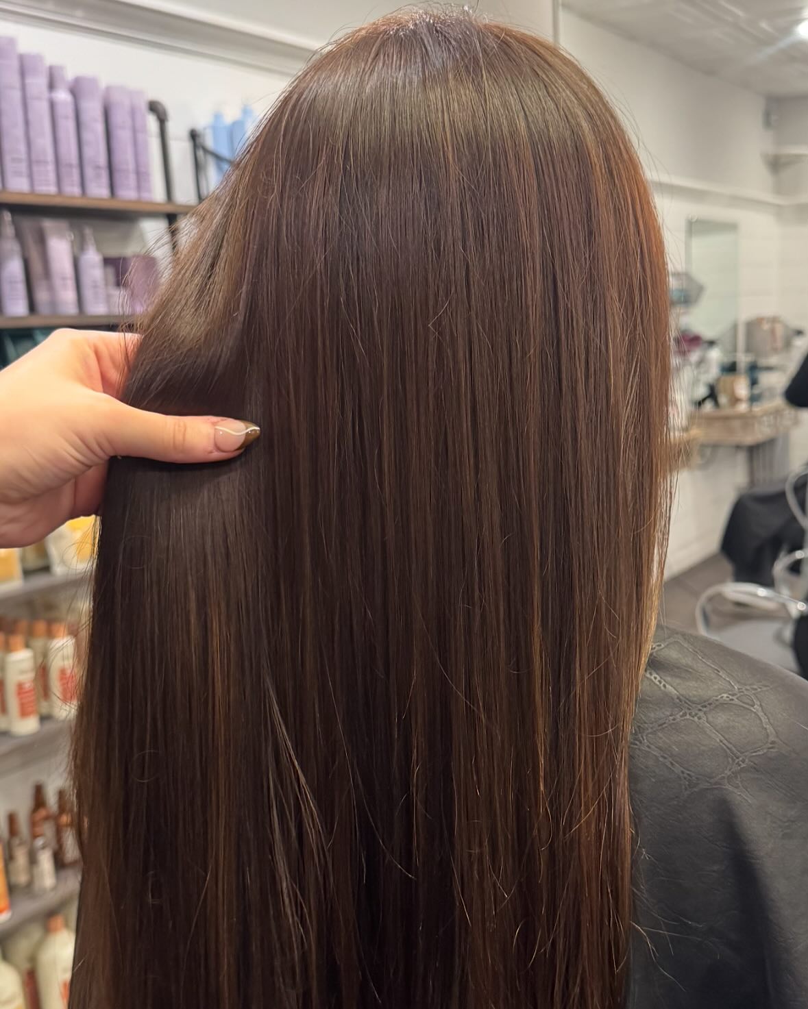 Warm hot chocolate brown🤎
Hair by @hairbeauty_jessica