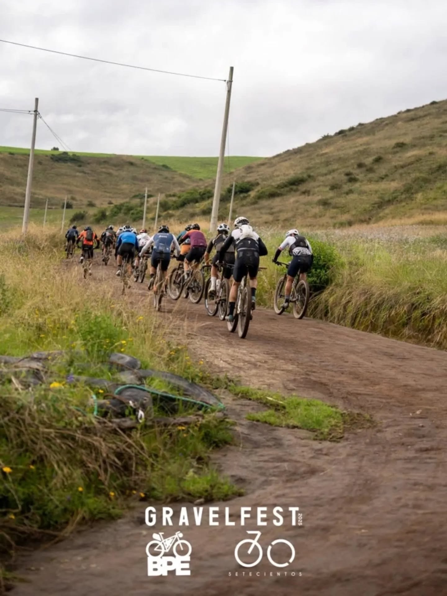🚨 Aviso Importante 🚨
Cambio en la ruta.
Debido a la pavimentación en la vía en el sector de Pacccha, se realiza un pequeño cambio en la ruta. Por favor descargar el nuevo GPX
Decaega el nuevo GPX en www.bikepackingecuador.com link bio 👆
Entrega de chips y placas en @lap.ccc de 14:00 a 19:00h