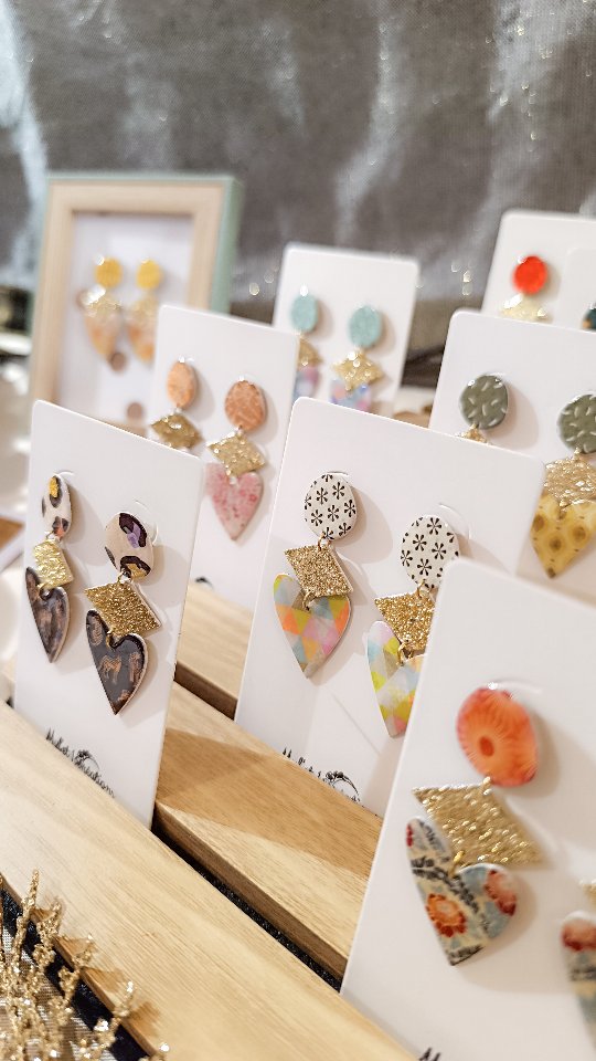 Marche de Noël de de Saint Avertin, Domaine de Cangé.
Petit aperçu de ce que vous pouvez retrouver sur mon espace tout le WE !
J'espère que vous viendrez à ma rencontre dans la salle principale !
#mylet1creations #bouclesdoreillesaddict #bijouxenpapier