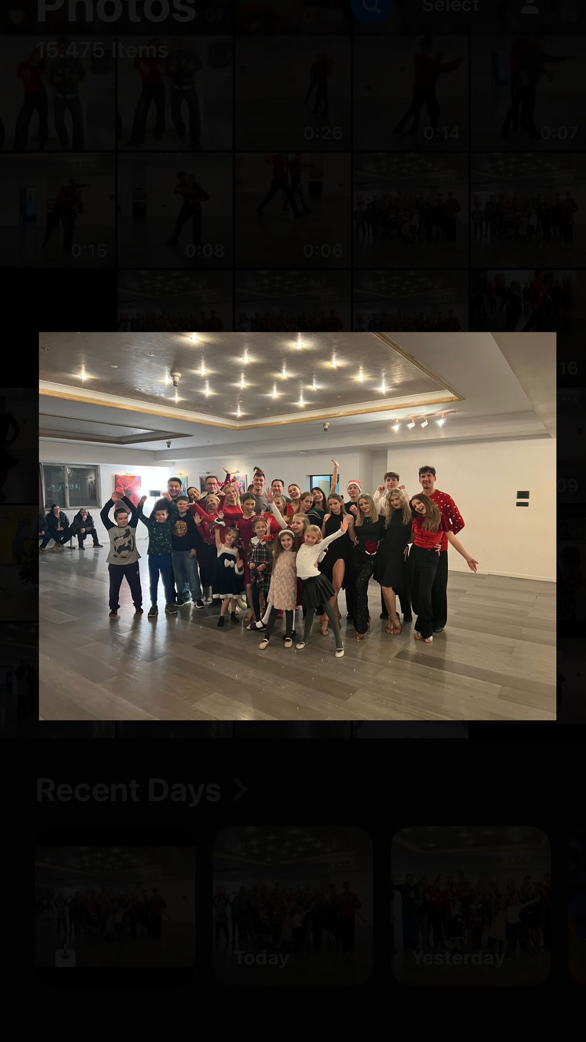 🎅🏼 Mala božićna Optimus produkcija 🎅🏼
Završili smo plesnu sezonu najljepše što smo mogli - plešući 🎄🕺🏻💃🏻🌟 Dragi svi, želimo Vam SRETAN BOŽIĆ i ugodne blagdane! Provedite ih u društvu Vaših najdražih.✨