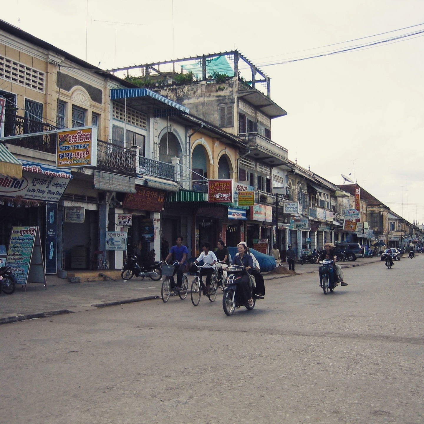 Passage from Travels in the Land of Hunger: A backpacker's earthbound journey from the East to the West 🌏📖
Tuesday, May 18, 2004
After the caves, the boy took me behind the Buddha statue and showed me the remains of the original statue that Pol Pot's soldiers had destroyed. We then walked into another cave and stood quietly. It was eerily silent; I had never heard such silence. The movements of bats hanging high above us broke the quiet.
When we returned to the base of the mountain, I tipped the boy and hopped onto the back of the scooter with my driver, and away we went down the dirt road that soon layered my glasses, shirt, and shorts with dust. Twenty minutes later, we were driving through town, and at a traffic light, my driver asked me if I wanted to see a crocodile farm on the outskirts of Battambang. I said yes.
#TravelsInTheLandOfHunger #travelmemoir #memoirwriting #authorlife #indieauthor #bookexcerpt #writersofinstagram #backpacking #backpackinglife #solotravelers #travelphotography #travelreflections #instatravel #cambodia #cambodiatravel #adventuretravel #traveldiaries #battambang #killingfields