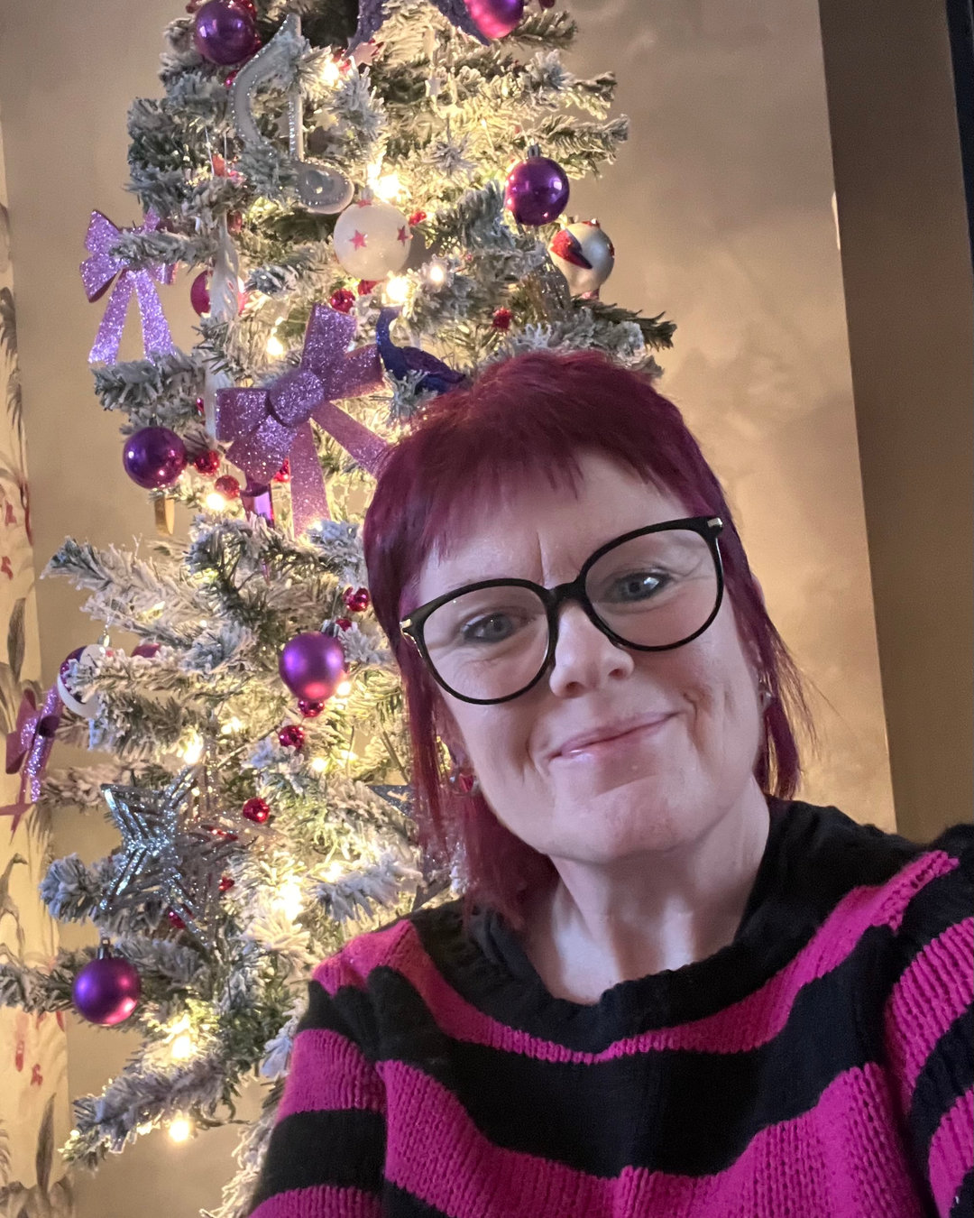 THANK YOU!
I just wanted to thank you all for all your support this year with my creative 'Stardust' dream, thanks for all your lovely comments and feedback that you give, for all the social media likes and shares, the recommendations that you pass on to friends and family, the wonderful orders that make me smile each time I get a new order notification and for all the trust you have in me to create your vision...for all these reasons and more... thank you, I'm so grateful, you are amazing and I truly appreciate you all!
I hope that you have the most wonderful Christmas and I promise that I'll be back in your inbox in the new year with more Stardust news, new art projects and upcoming events...I may even throw in another giveaway or 2 so don't forget to sign up to my newsletter list and be the first to know, you can find the sign up on the home page of my website!...stay safe and have a good one! 🎄
#thankyou #grateful #youareamazing #stardustacrylicart