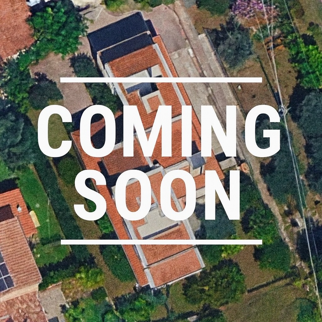 ✨ 𝗖𝗢𝗠𝗜𝗡𝗚 𝗦𝗢𝗢𝗡 ✨
Sta per arrivare qualcosa di davvero unico…
Due 𝘃𝗶𝗹𝗹𝗲𝘁𝘁𝗲 𝗶𝗻𝗱𝗶𝗽𝗲𝗻𝗱𝗲𝗻𝘁𝗶, ideali per chi desidera vivere vicino alle persone più care senza rinunciare alla propria privacy.
🏡 Spazi ampi e luminosi
🌿 Aree esterne da condividere
🤝 Perfette per due famiglie o amici molto uniti
📅 In vendita a breve, solo su appuntamento
𝗩𝘂𝗼𝗶 𝘀𝗰𝗼𝗽𝗿𝗶𝗿𝗲 𝘁𝘂𝘁𝘁𝗼 𝗶𝗻 𝗮𝗻𝘁𝗲𝗽𝗿𝗶𝗺𝗮?
📩 Scrivimi in DM per entrare nella lista prioritaria.
#ComingSoon #NuovaEsclusiva #CasandoAgency #TeamFochi #RealEstate #HomeSweetHome #Anteprima #Ville #VivereInsieme