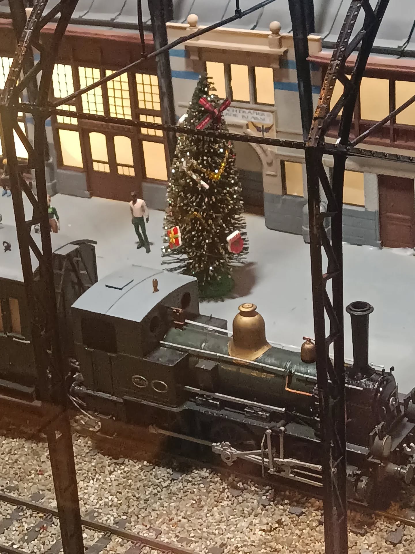 Another small appreciation post for the locomotives in the diorama in Haarlem. These two Dutch locomotives shuttle back and forth on the small layout, the station is a scale replica of the station of Haarlem itself in scale 1:32.
The locomotives don't follow a timetable but drive in intervals between 30 and 90 seconds of waiting on either side of the layout.
Because of the literal kilometers they drive, a lot of maintenance and track cleaning is needed. But that is always a nice excuse to come and visit. The station staff keeps me in the loop when the trains are standig still, so I can come by and get them up and running again.
#pocketrailwaymuseum #haarlem #NS #stationhaarlem #spoor1 #3Dprint #modeltrains #spur1 #stoomlocomotief #modeltrein #diorama #scalemodelling