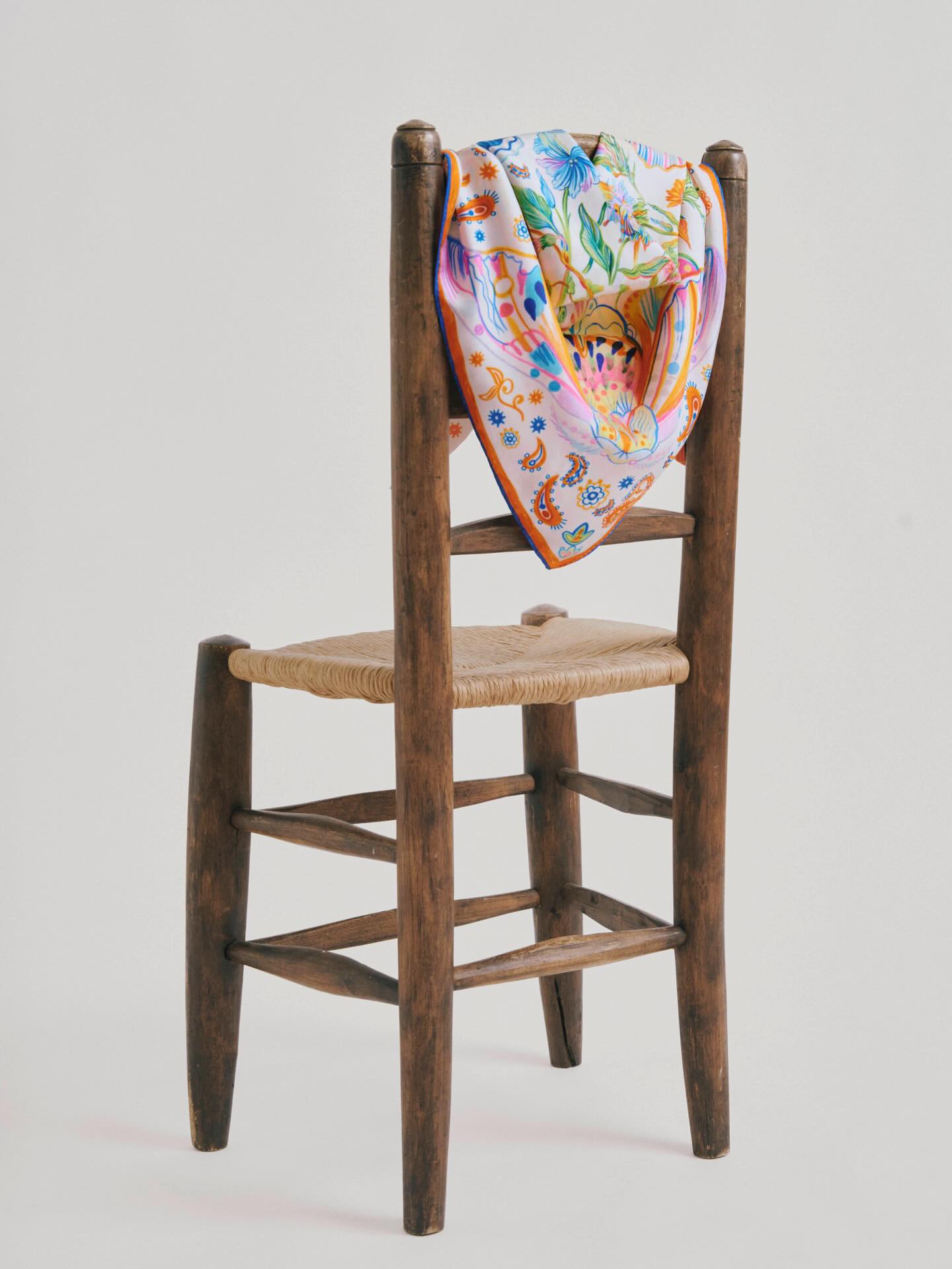 SAINT LOUP ressuscite le savoir-faire du fil de soie dans le Sud de la France.