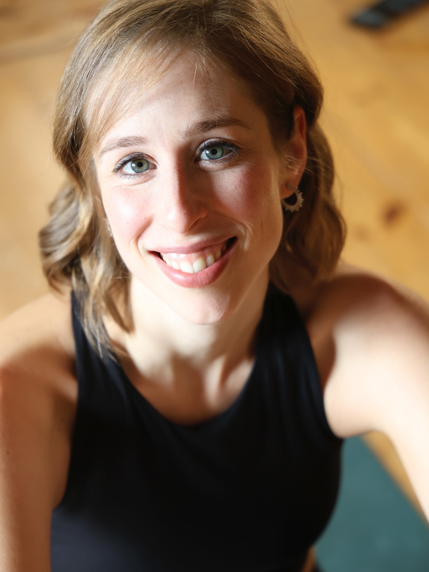 Retrato de la sonrisa hipnotica de la actriz @elenamartinmoreno_ 🤍
#sesiondefotos #fotosactriz #retratofotografico