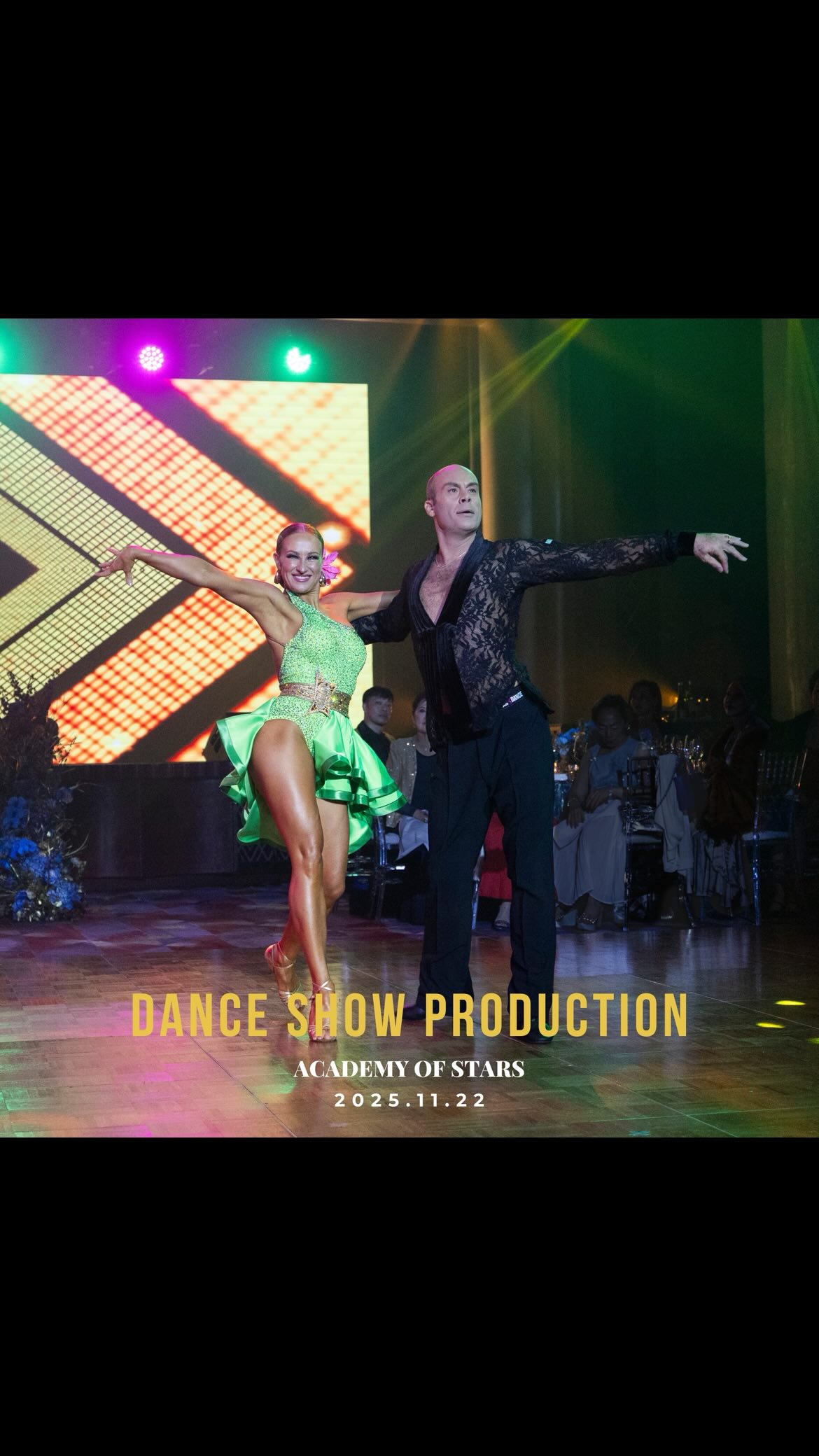 🌟💃
Welcome to Academy of Stars 2025💫
晚會上聚集一眾愛跳舞之人,喺舞台上發光發亮✨
Espectro首次參與😆,除左統籌演出同現場operation,舞會上仲安排咗:
📺Video design
💡Lighting design
🔊Audio effects
演出非常順利!多謝所有演出者同觀眾✨
另外感謝我哋嘅同事、stage crew、helpers,完成各種大大小小嘅任務💠大家從不放過任何細節,不論係事前籌備,定係當日技術支援,小至一份紀念品擺放,都做到鉅細無遺💛
Enjoy the night~
#dinnerparty #danceshow
#eventproduction #onestopsolutions #management
#design #lighting #audio
#hkproductionhouse
#espectro #espectrolimited