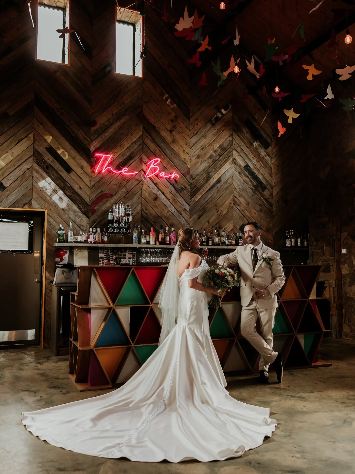 A moment for Rob + Lois + THE bar @thecanaryshed
📸 @laurenmarchantphotography
💇🏼♀️ @samantha_thomas_hair