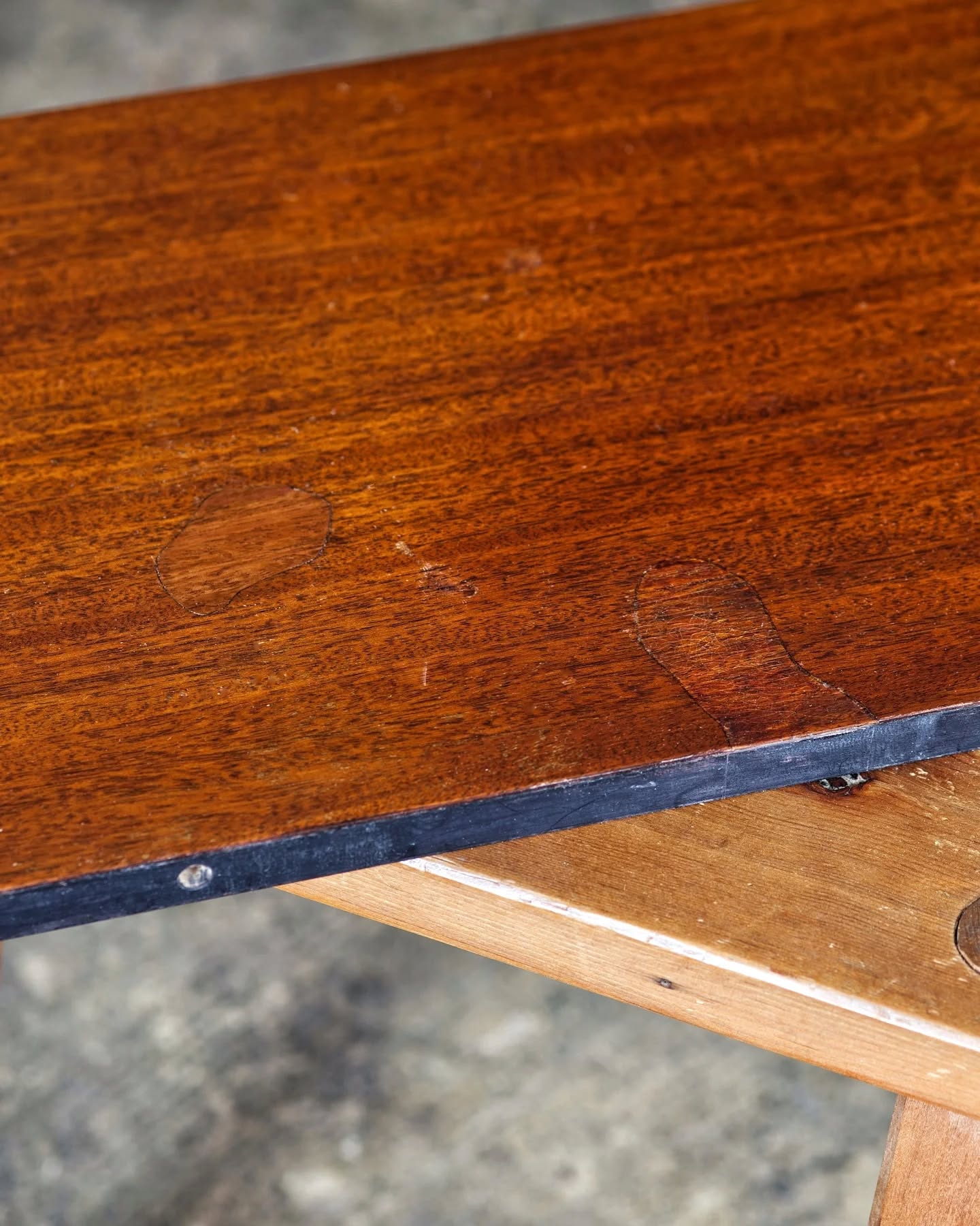 Just a reminder from your friendly neighborhood furniture restorer: let's all keep a watchful eye on any lit candles on your dining table. The heat can singe the wood when burning too low. In some cases, it can really char.
Happy Thanksgiving!
#furniturerestoration #mahoganydiningtable #restoredinbaltimore