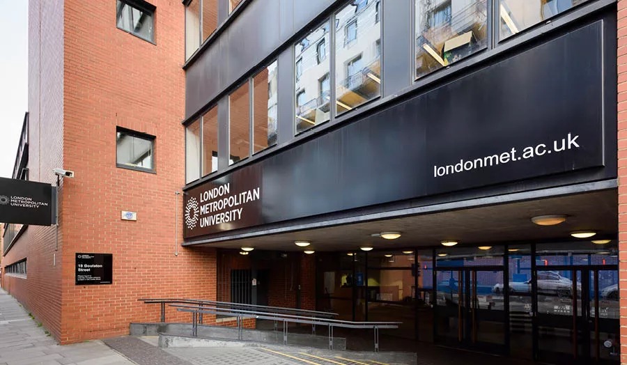 We're thrilled to be part of the innovative project transforming Calcutta House at London Metropolitan University.
This scheme involves strategic heritage retention, new-build extensions, and a 21-storey student residence, all focused on sustainable construction and enhancing the East London streetscape. #Construction #UrbanDevelopment #SustainableDesign #EastLondon