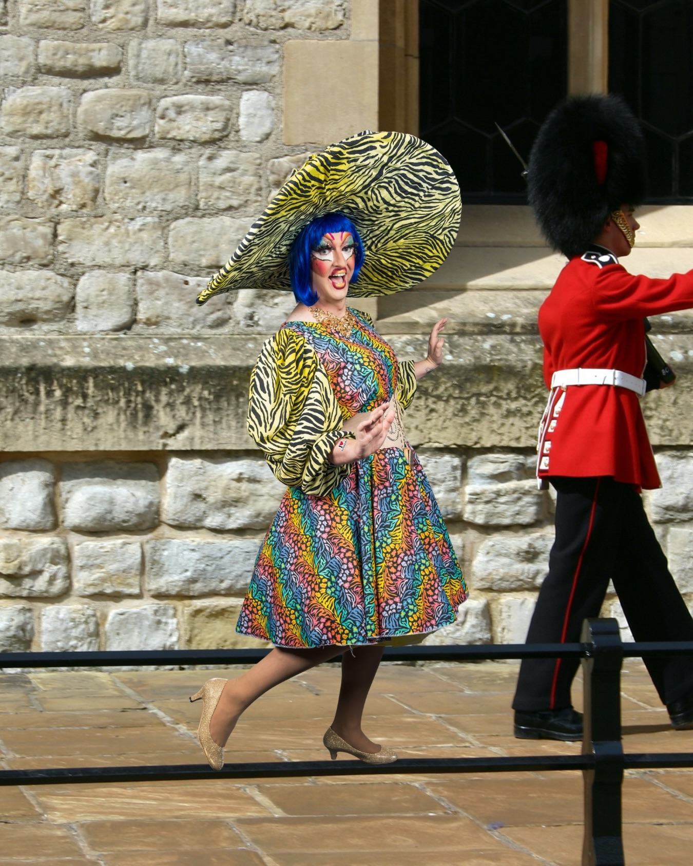 She has reached land and is alive ๐ถ๐
Jojo is now in London searching for the princess in the tower but got distracted by the โLondon attractionsโ ๐ณ and was last seen chasing a Beefeater around the Tower of London ๐ฐ๐โโ๏ธ๐
Rapunzel panto climbs into @grangewoodbine from February 11th - 22nd ๐โโ๏ธ
Ticket booking link in our bio ๐