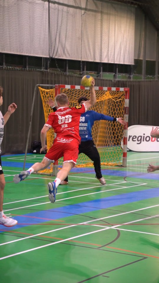 Malcolm Reis on 🔥
🇨🇭 1.Liga
vs Chenois Hand
#handballschweiz #handball #håndbold #handebol #tvsolothurn #balonmano #handballmatch @meran500meterfranmossan @mallemannen