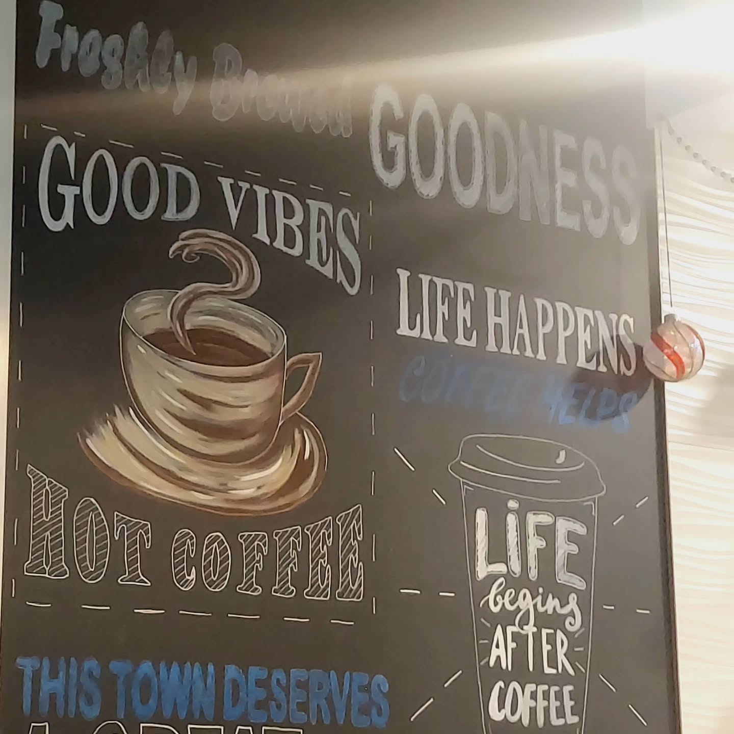 If you're not at @spirecoffeehousetr this morning, why not?
Cocoa, pancakes, and the Grinch! The kids approve, and I'm in my happy place with the best espresso in New Jersey ☕️
@stacked.n.drizzled serving up some amazing pancakes!
#Christmas #coffee #familyfun #yule #holidays