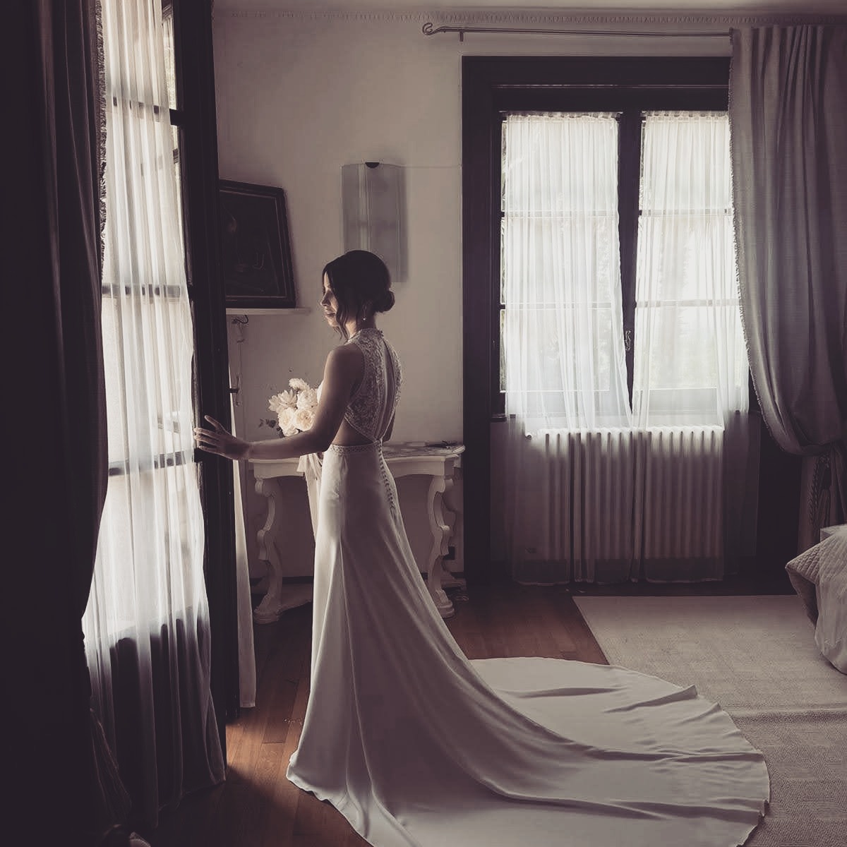 Special is what stays with us forever.
Not just the place, not just the details — but the feeling.
#specialmoments
#weddingmemories
#timelesscelebrations @silvia_makeup.hairstyle
