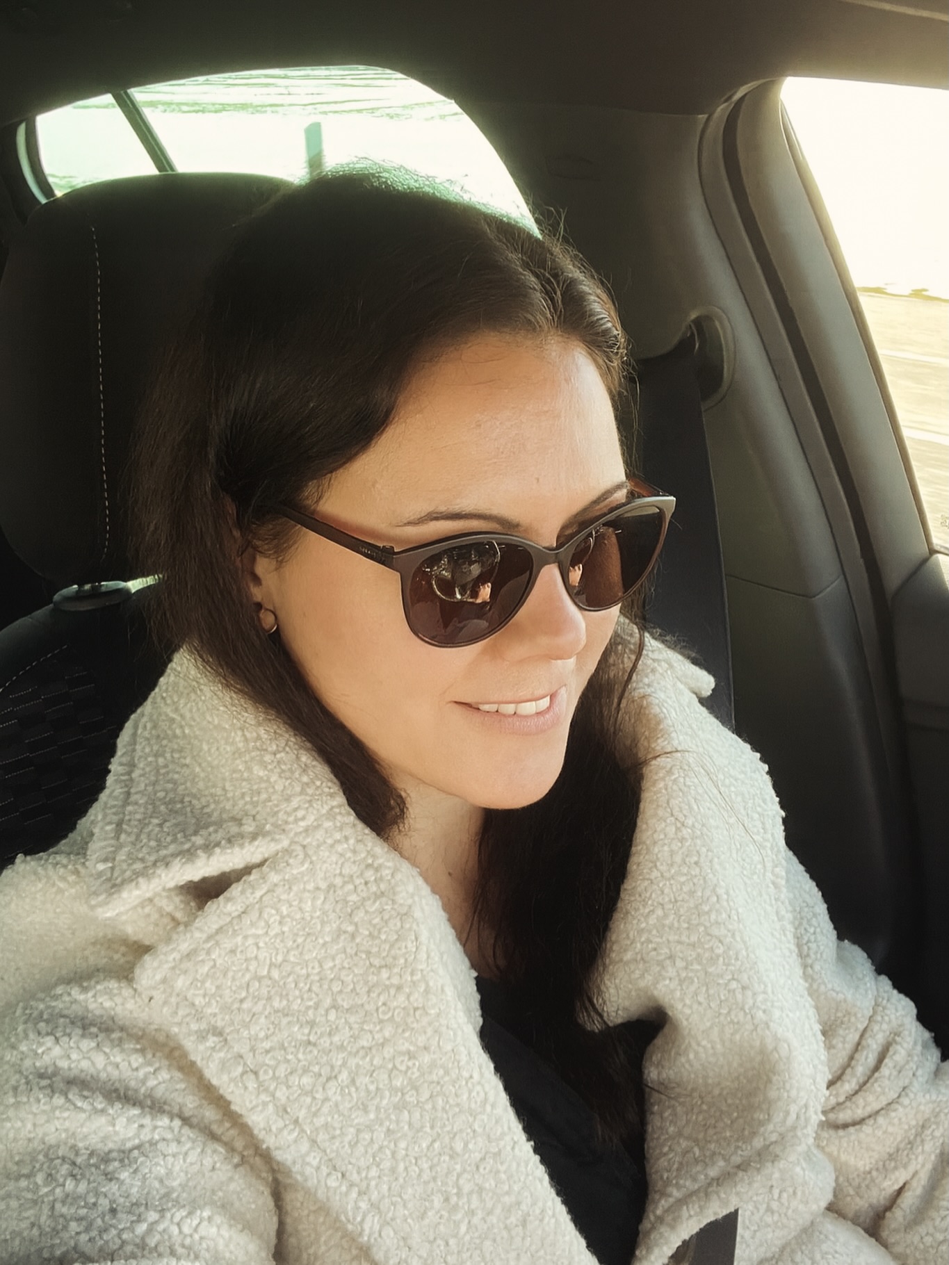 Wochenende heißt für viele Pause 🩶
Für mich heißt es: Türen öffnen, zuhören, Fragen beantworten 💙
Besichtigungen sind für mich mehr als Termine 🥰
Es sind Gespräche über Wünsche, Bauchgefühle und dieses leise
„Hier könnte ich mich zuhause fühlen.“🫶🏽
Ich freu mich auf ein schönes Besichtigungs-Wochenende ✨
🩶💙🩶
#Elbmarsch
#Drage
#WinsenLuhe
#Niedersachsen
#Norddeutschland
#Immobilien
#ImmobilieElbmarsch
#Immobilie
#Immobilienmakler
#Hauskauf
#Hausverkauf
#Doppelhaushälfte
#NeuesZuhause
#Traumhaus
#Eigenheim
#Immobilienangebot
#ForSale
#RealEstate
#NewListing