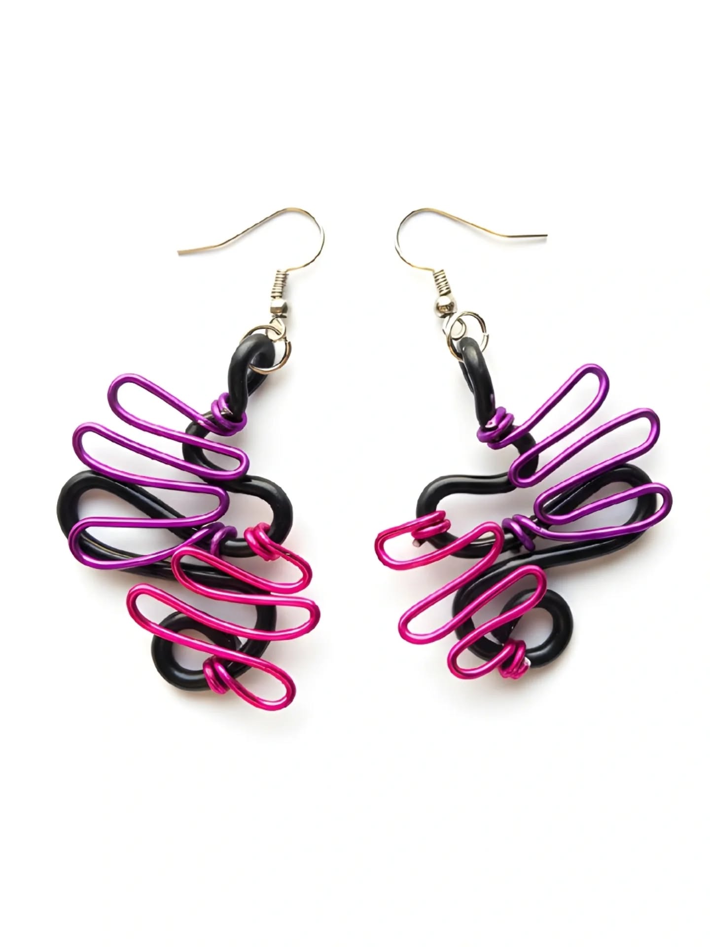 New, new from Wild Moon. All 1 of 1 pieces so you don't meet a twin in town.
Exclusively at Elle Lokko.