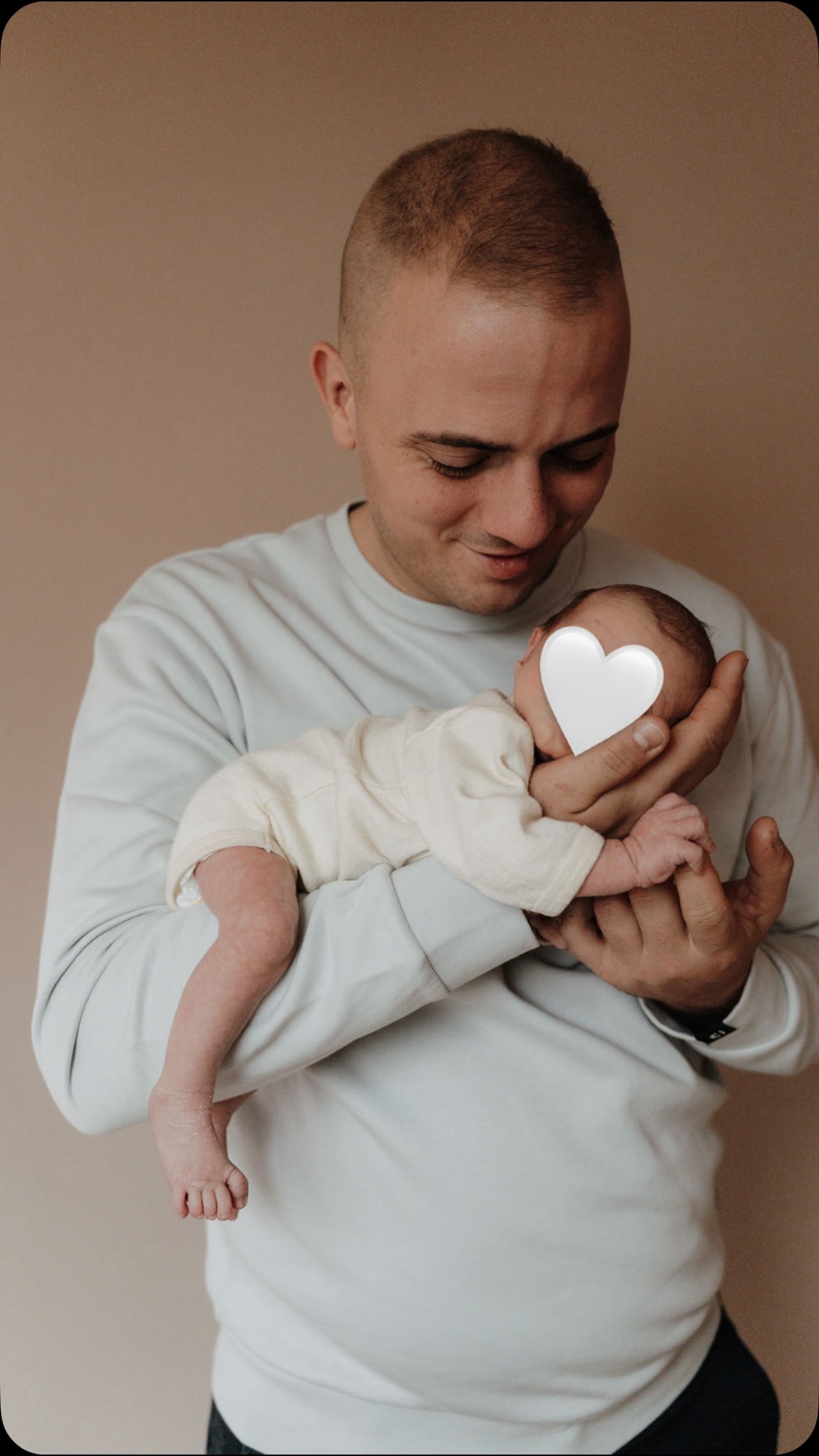 2026 – ich bin bereit!
Bereit für echte Emotionen, für leise und laute Augenblicke, für all die wundervollen Menschen vor meiner Linse.
Ich freue mich auf alles, was kommt 🤍
Anfragen für 2026 könnt ihr mir ab sofort schicken.
FOTOSHOOTING
Bad Segeberg
Familienfotografin
Echte Momente
Emotionen
Familienglück
Momtobe2026
Schwanger