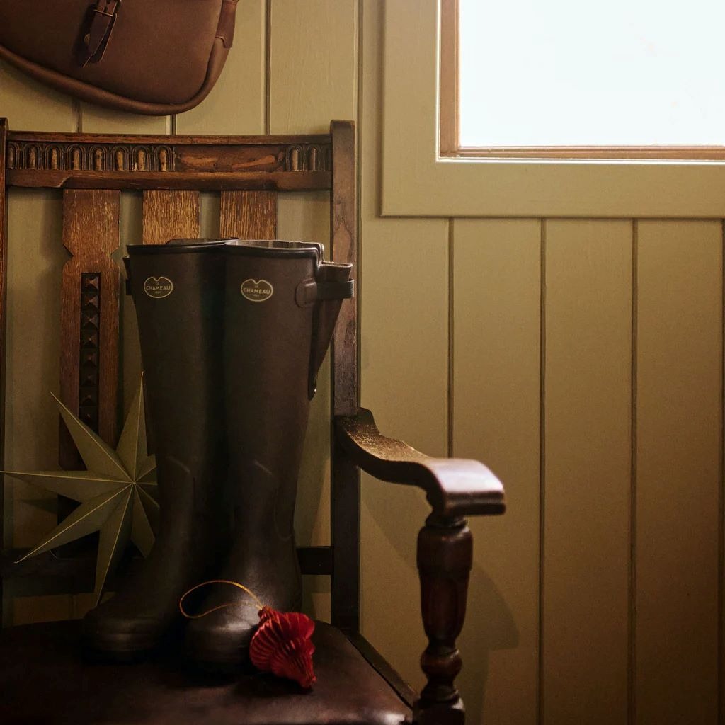 Perfect boot for a Cotswold rainy day.
#lechameau #moretoninmarsh #cotswolds #wellies #bourtononthewater #chippingnorton #stowonthewold