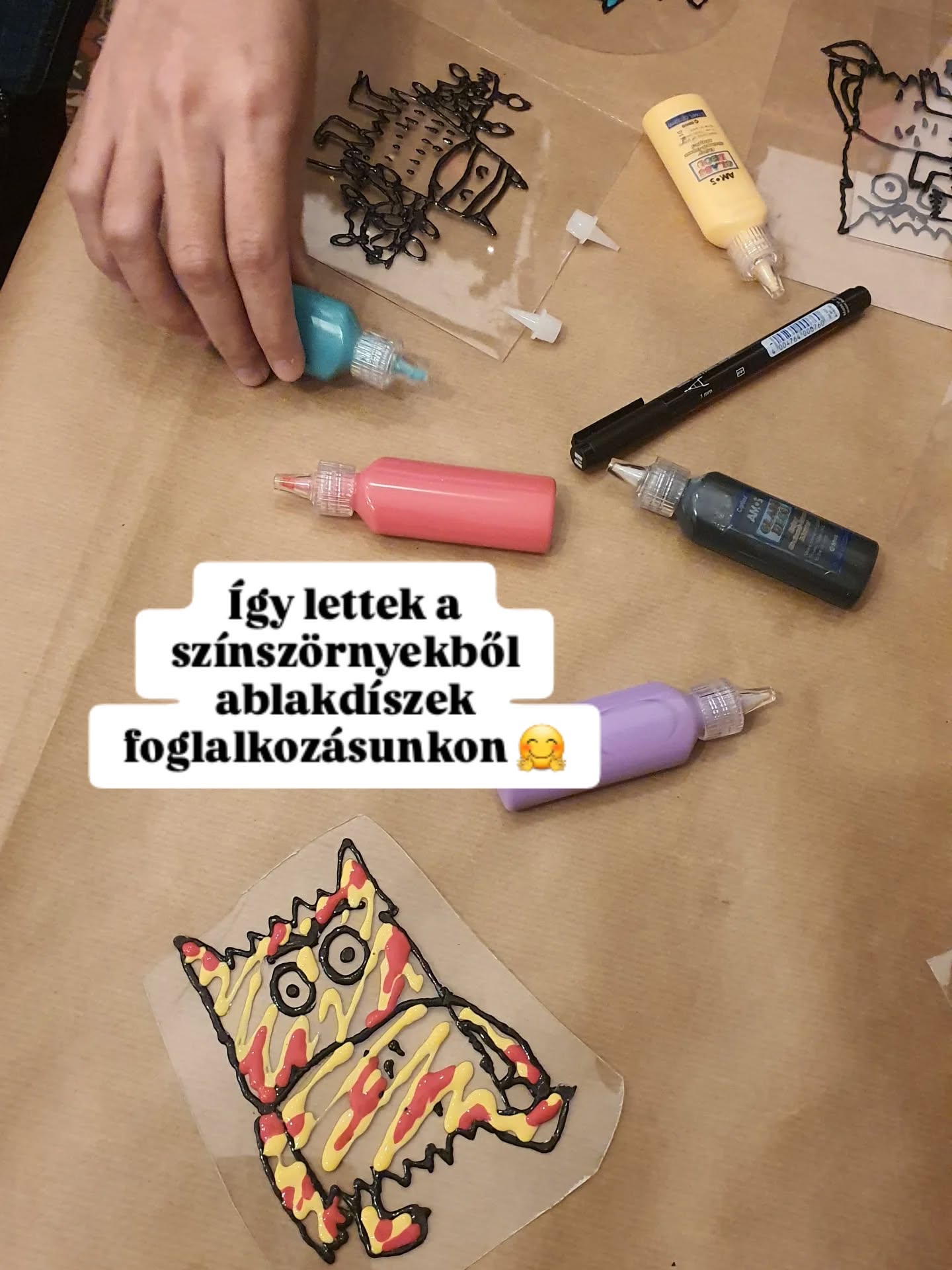 SZÍNSZÖRNY AZ ABLAKBAN 🤗🖌🪄 ❤️ Nézzétek, hogy lett a színszörnyből ablakdísz hétvégi adventi lelassulós foglalkozásunkon! Köszi, hogy jöttetek! Aki nem ért ide, de szeretett volna: kértek sablont hozzá? Van kedvetek kipróbálni?
#szinszorny #advent #slowxmas #labirintuskiadó #labikidsbooks #gyerekfoglalkozás #érzelmek #ablakdísz