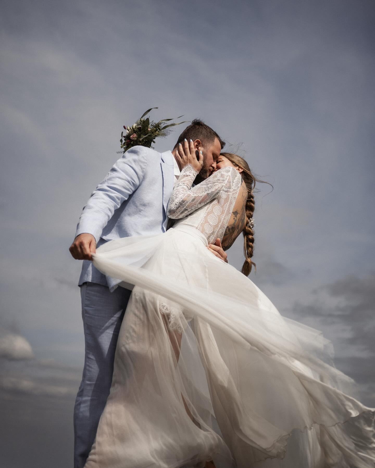 8 unterschiedliche Hochzeiten — eine Fotografin.
Jede Feier hat ihren eigenen Rhythmus, geprägt von Location, Licht, Farben und der einzigartigen Energie des Paares und ihrer Liebsten.
Auch wenn mein Stil gleich bleibt, erzählt jede Hochzeit eine Liebesgeschichte, die nicht wiederholt oder kopiert werden kann.
Genau das macht es für mich so besonders, Liebe festzuhalten.
8 different weddings — one photographer.
Each celebration carries its own rhythm, shaped by the setting, the light, the colors, and the unique energy of the couple and their loved ones.
While my style stays the same, each wedding tells a love story that can’t be repeated or copied.
That’s what makes capturing love so meaningful to me.
•
•
•
•
•
•
•
•
#schweizerhochzeit #hochzeitsreportage #schweizerhochzeitsfotografin