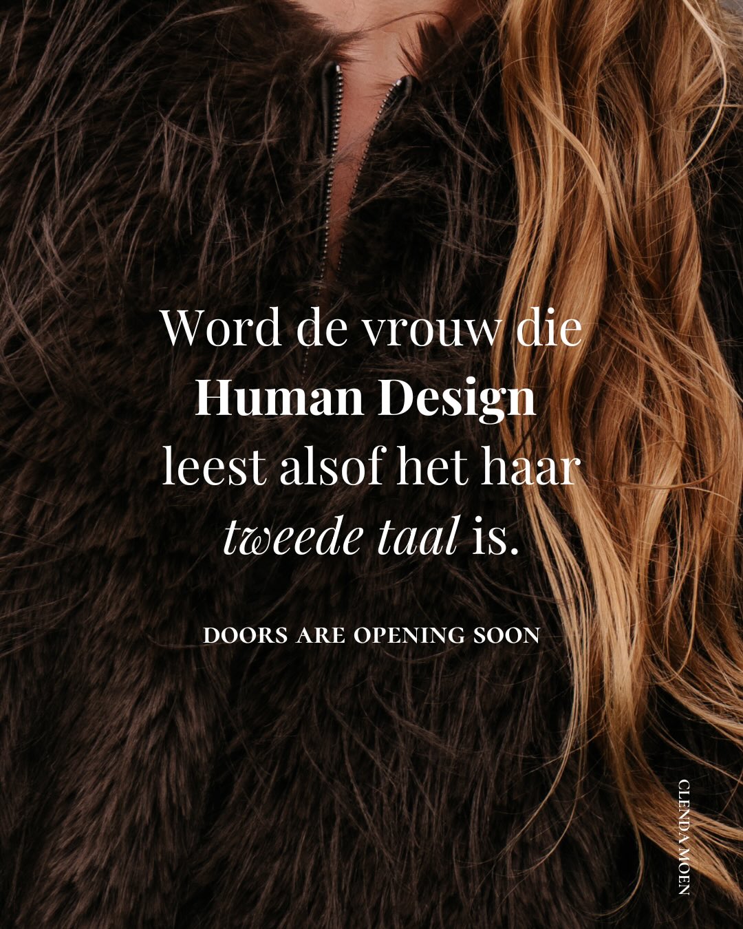 Over 16 weken kan Human Design jouw tweede taal zijn.
Niet langer een uit de hand gelopen hobby.
Maar jouw expertise.
Je bent de vrouw die patronen ziet waar anderen aan voorbijgaan.
Die readings, sessies, workshops geeft die mensen diep raken - en waar ze voor terugkomen 🥹
Die met HD haar business verdiept, uitbreidt en uplevelt.
Of je leert het in eerste instantie voor jezelf (zo begon ik ook 😉)
Het is een van de slimste investeringen die je kunt doen want wat je ervoor terugkrijgt is tijdloos.
👉🏻 Skills die je voor altijd belichaamt (die je relaties, je zelfliefde, gezondheid, en business voorgoed veranderen)
👉🏻 Een business die je niet alleen vervult, maar die je ook binnen no time je investering laat terugverdienen.
Binnen 9 sessies ben je er al.
Soms al binnen één klant.
8 december openen de deuren van de Human Design Academy.
Stay close ❤️🔥