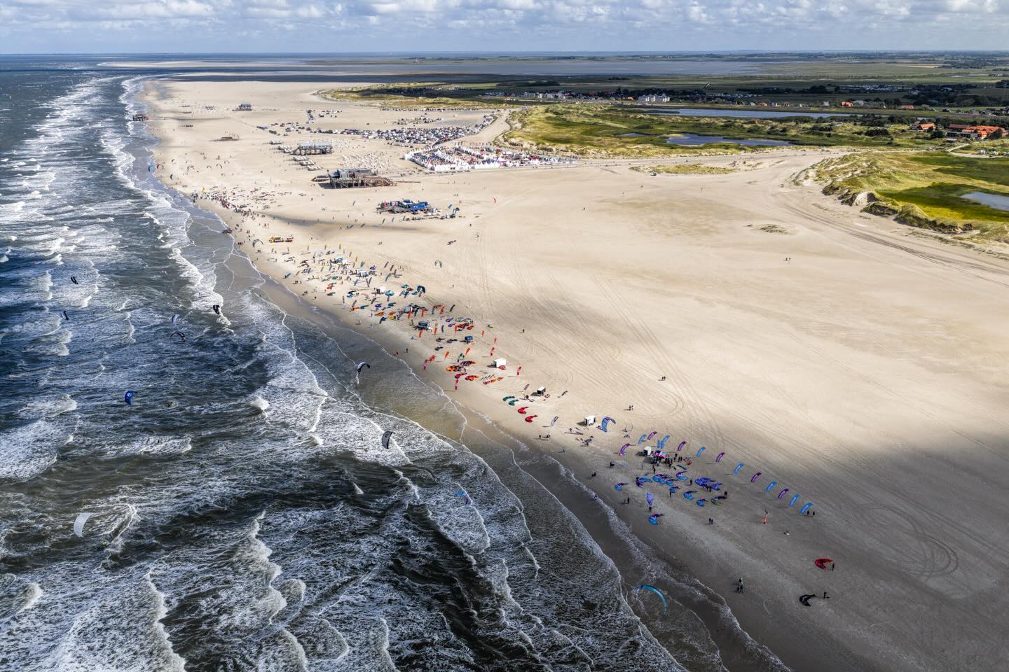 Creating an experience of this size within the Wadden Sea National Park in St. Peter-Ording is an honor we don’t take lightly. Thankful for the chance to bring people together in a place as precious as this. 🌍🌊
@danielpankoke
#nationalpark #waddensea #Gkakiteworldtour #gkayouth #GKAWorldtour #stpeterording #vwn #partnerdersurfer #volkswagen_journey #californiawelt #autostadt #koenigpilsener #kitesurfing #bigair #waterkant #rewe #californiakitesurfmasters