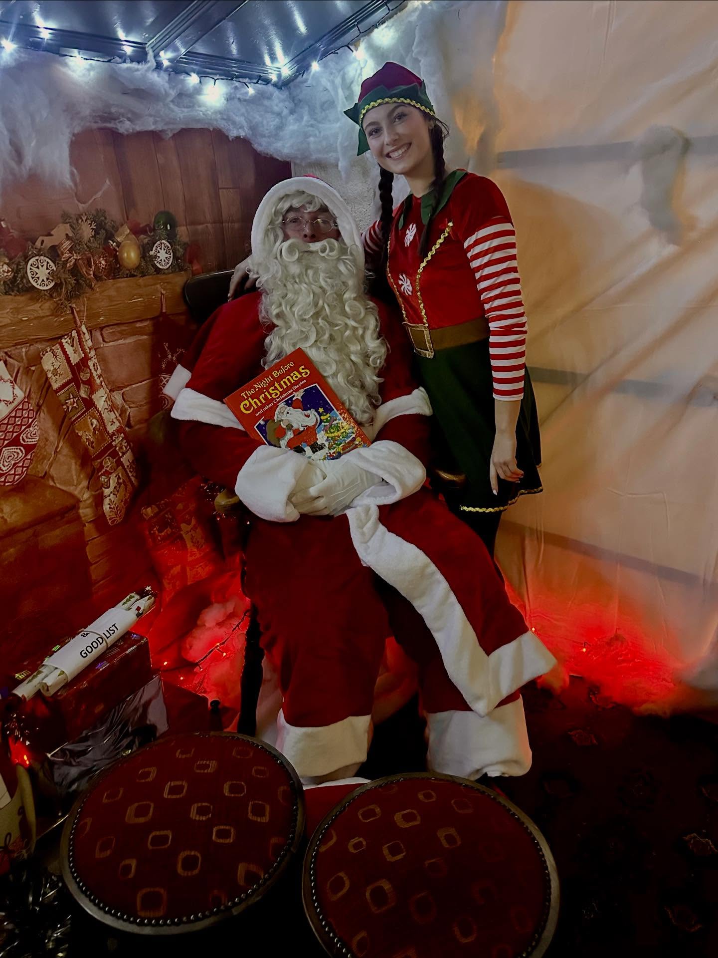 Santa has arrived at the Pheasant! 🎅🏻
The first of our Santa Sundays is here, join us for fabulous food and festive fun, and a wee trip to see the big man himself.
We have balloon modelling, and gifts from Santa, a warm and cosy fire, and plenty of Christmas cheer.