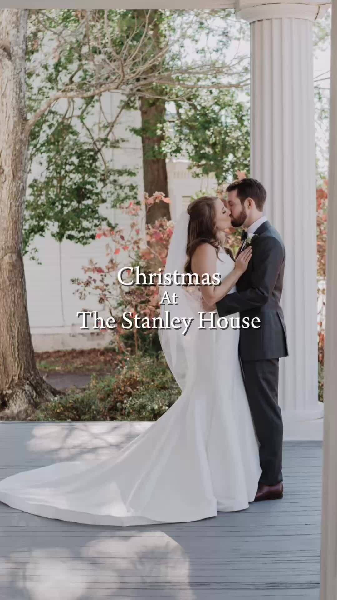 Thereโs something about Christmas lights on old houses that hits every emotion at once. Cozy, calm, and a little bit nostalgic.
๐ป๐๐ ๐บ๐๐๐๐๐๐ ๐ฏ๐๐๐๐ โ ๐ฏ๐๐๐๐๐๐๐ ๐ฐ๐๐ & ๐ฌ๐๐๐๐ ๐ฝ๐๐๐๐
๐ด๐๐๐๐๐๐๐, ๐ฎ๐๐๐๐๐๐ โข ๐ฉ๐๐๐