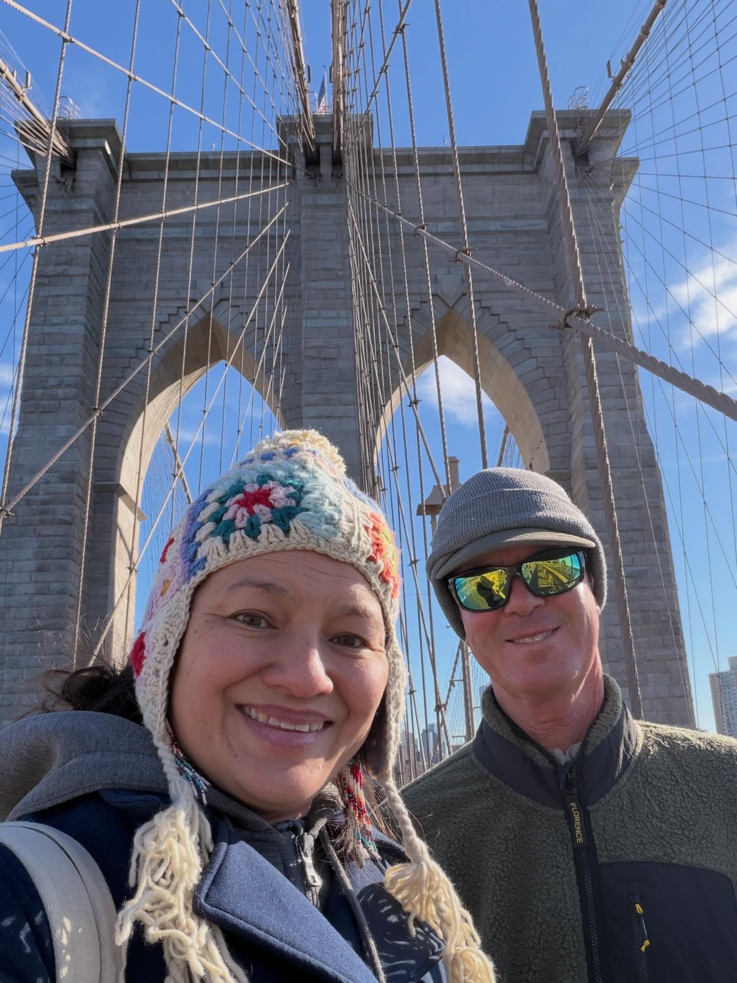 Late ⏰ post but here is Jesse and I killing some time in NYC earlier this week. We are back home now but if you ever have a chance to go to NYC the Brooklyn Bridge is pretty amazing! 🧐Also it’s free!
