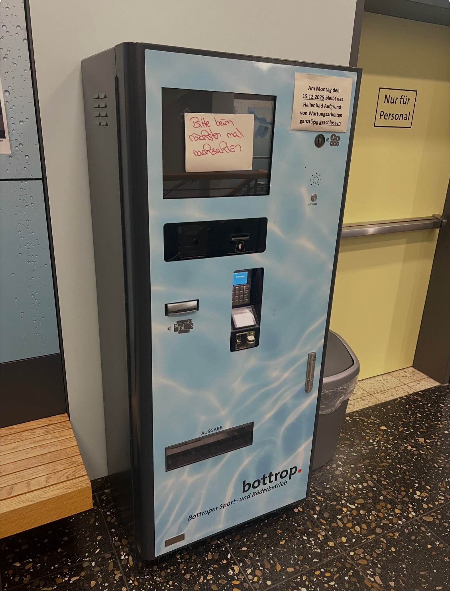 „Bitte beim nächsten Mal nachzahlen“ 🙏🏻✨
🎄 So geht Pragmatismus/ so geht Bürokratieabbau - so geht Bürgernähe - herzliche Grüße zum zweiten Advent 🕯️🕯️
#advent #bottrop #anettebunse #pragmatismus