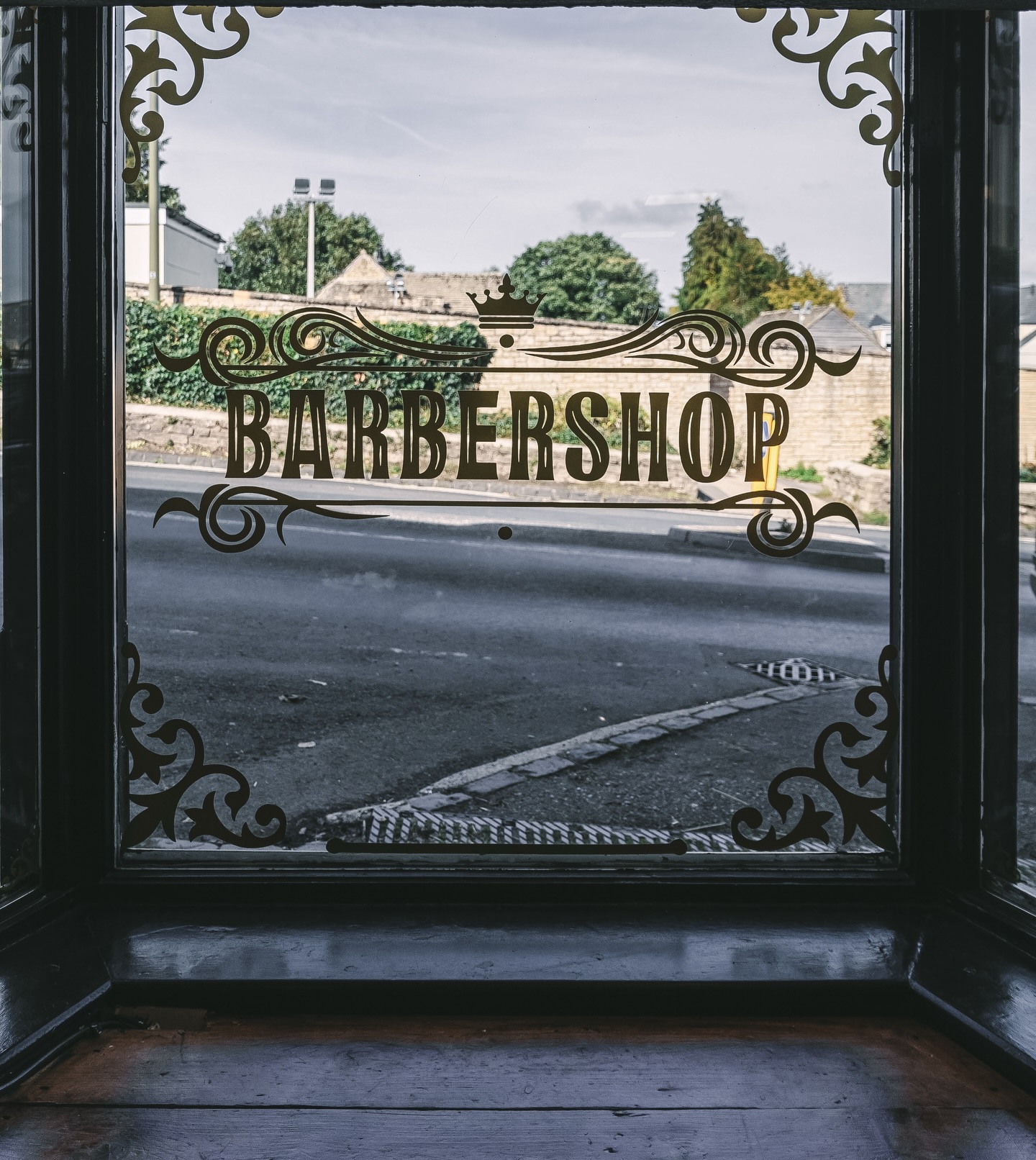 Christmas countdown = fresh cut season!
Our chairs are busy and the festive plans are rolling in, so be sure to secure your slot through our online booking system.
We’re taking bookings right up to 23rd December for those last-minute glow-ups. Book via the tab in our bio!
#royalsbarbershop #barbershoproyals #christmascuts