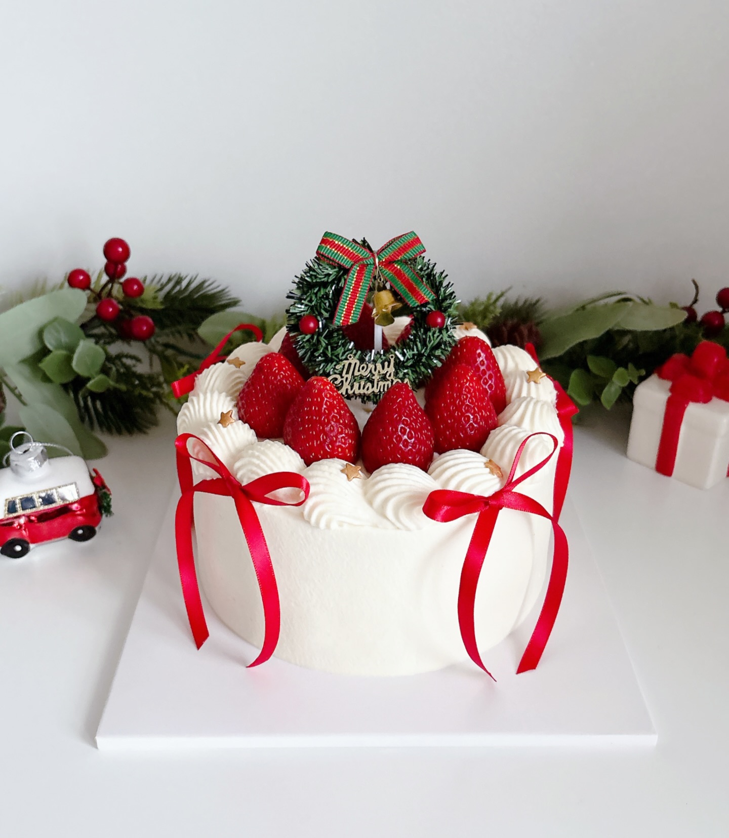 ***FULLY BOOKED***
🎄⭐️ 2025 ᴄʜʀɪꜱᴛᴍᴀꜱ ᴄᴀᴋᴇ - NO.2 ⭐️🎅🏻
• a classic STRAWBERRY SHORTCAKE - vanilla sponge with fresh cream and fresh strawberries
ORDERS WILL OPEN TOMORROW and close on the 19th or when all availability has been filled.
Please find the order form on our website:
𝙬𝙬𝙬.𝙖𝙢𝙖𝙞𝙞𝙘𝙖𝙠𝙚𝙨.𝙘𝙤𝙢