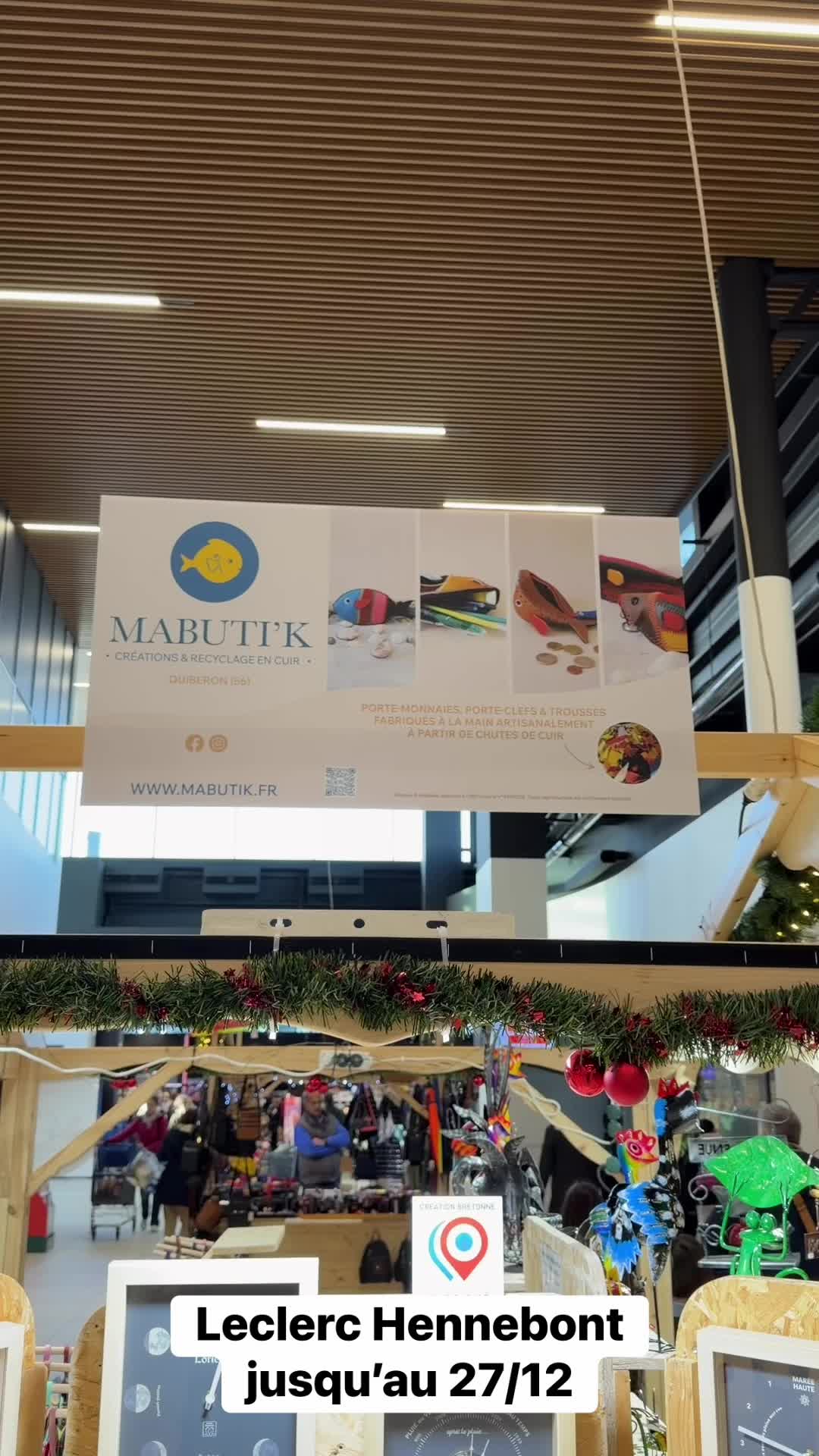 Pour une idée cadeau originale éthique et équitable retrouvez notre stand dans la galerie du Leclerc Hennebont #mabutik #horlogedesmarées #lorient #hennebont #chutesdecuir #upcycling