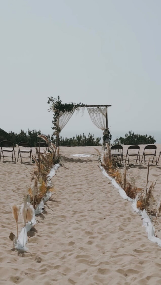wouldn't you rather be on the beach?
#beachweddings #portugalwedding #destinationwedding #portugalbeaches #weddingvendors #videographer #weddingvideo #dronevideo #dronewedding #djimini4pro