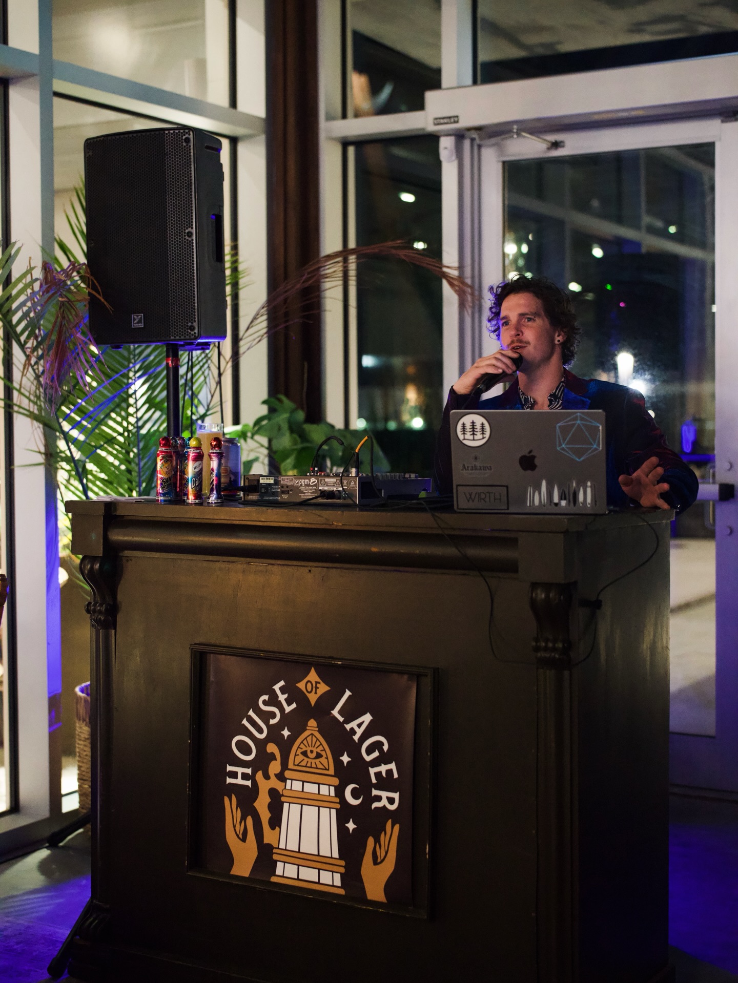 Wednesday nights are for music bingo at House of Lager 🎶. Join us again this week with our host @caseyduboismedia to win some prizes and enjoy some great vibes!
Don’t forget, there are two days left of Sip and Savour, so you can still enjoy our 3 course meal while you play!
Can’t make it this week? No worries! Music bingo will be running every Wednesday evening from 7pm-9pm!