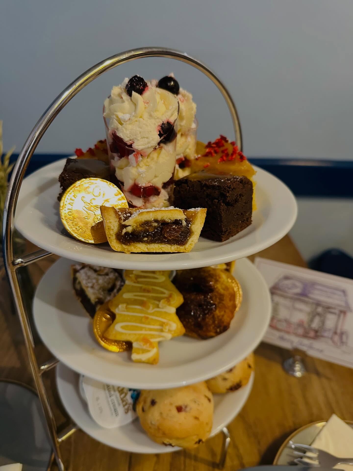 🎄 ✨ Yesterday marked the debut of our Christmas Afternoon Teas leaving the kitchen… ✨ 🎄
The team has been hard at work planning since late August & last Thursday, some of us stayed on to fine tune our service and menu. Abbie walked us through the festive offerings before, of course, we had to put the treats to the test!
With the final Christmas decorations put in place early Saturday morning, we're all set to spread cheer from December through the first week of January. And what better way to kick it off than with our own @megxn_hawkes and her family among our first guests? 🥰 🎄